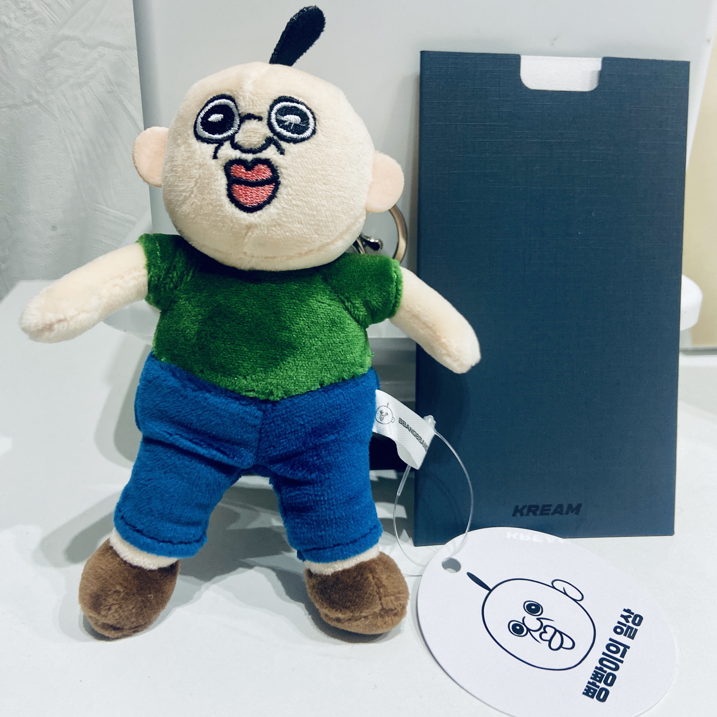 빵빵이 인형 키링 착용 스타일