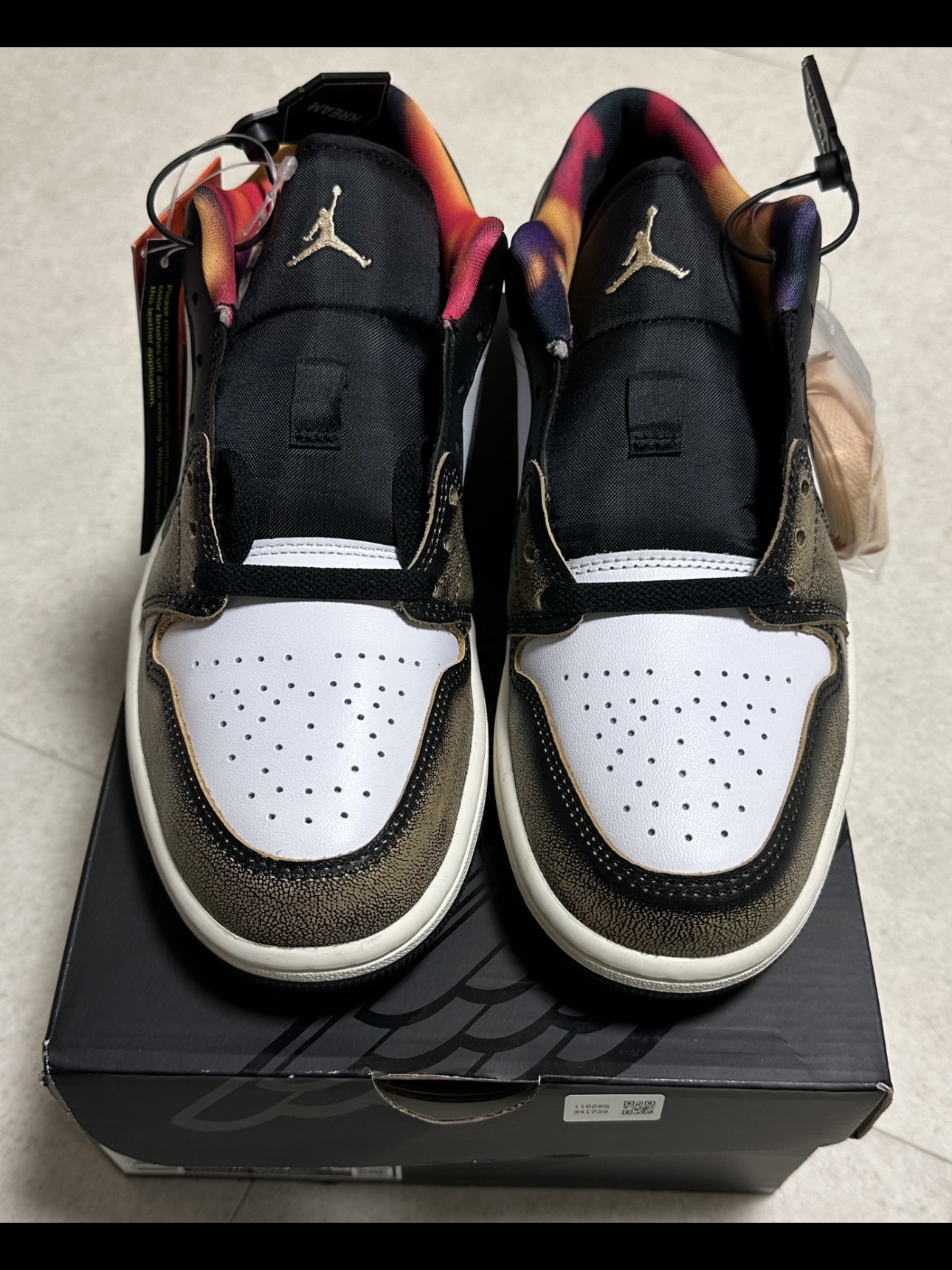 Jordan 1 Low SE Black White Onyx 착용 스타일 - 3