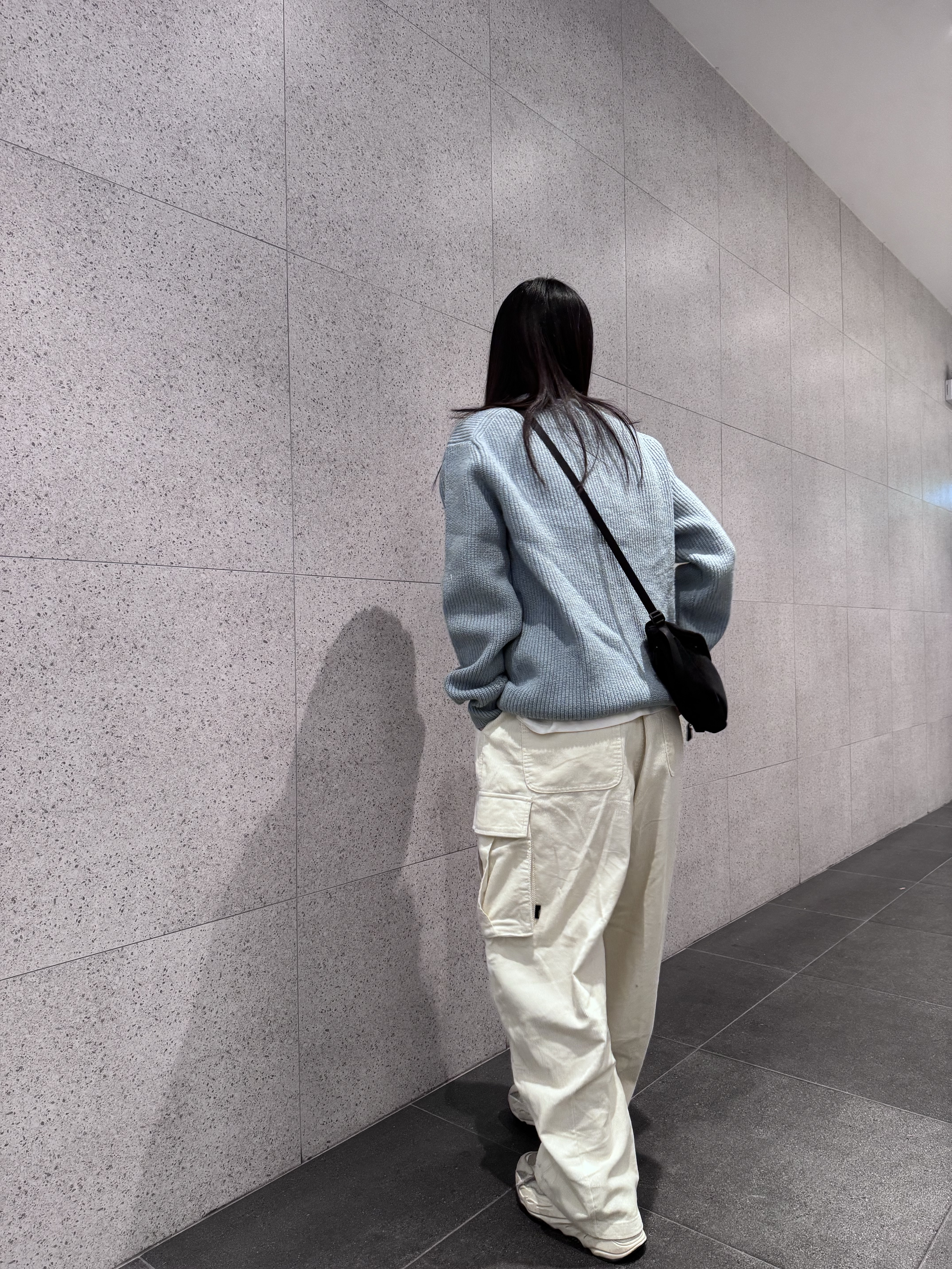 Adidas Yeezy Boost 700 V2 Static 2022 착용 스타일 - 3