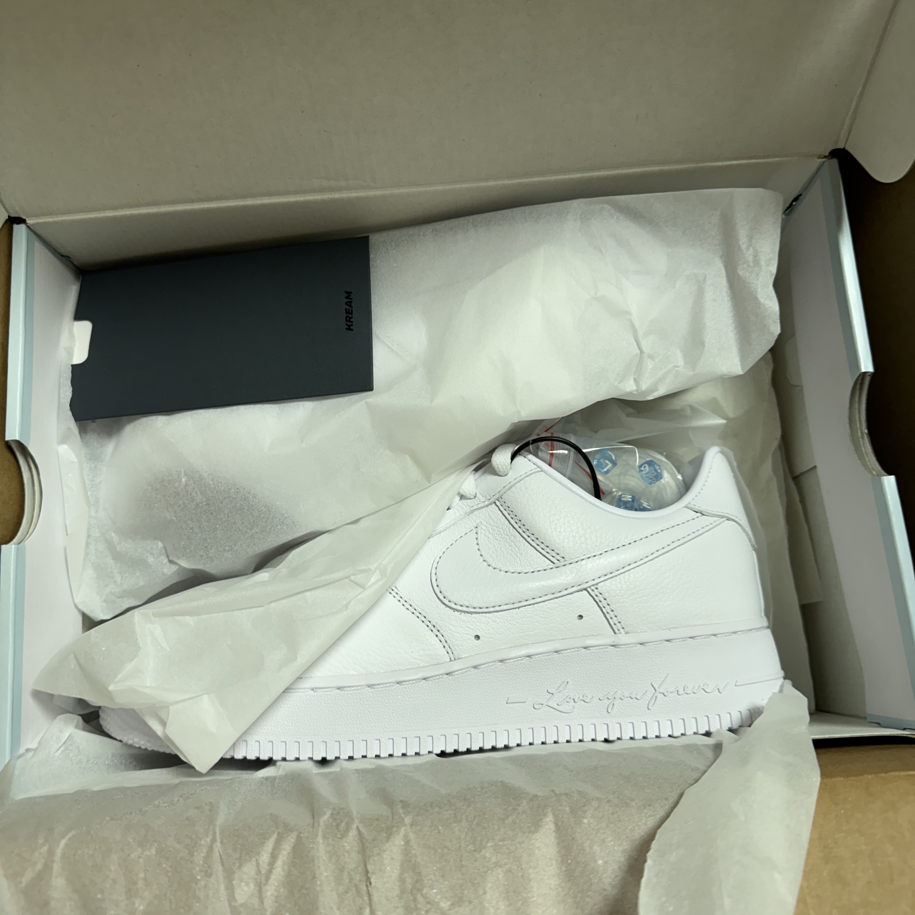 Nike x Drake Nocta Air Force 1 Low SP Certified Lover Boy White 착용 스타일 - 2