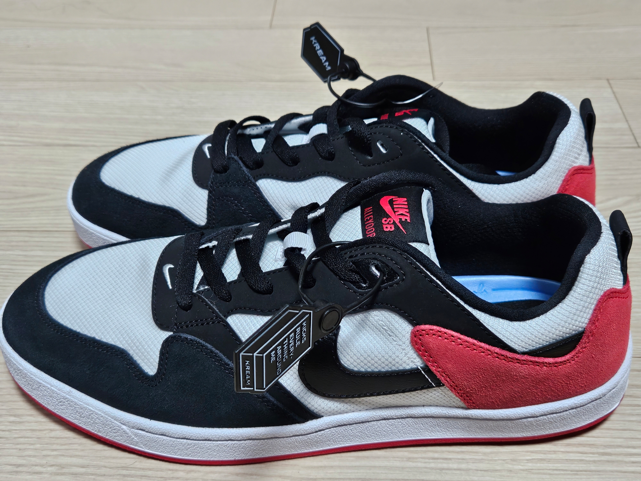 Nike SB Alleyoop University Red 착용 스타일