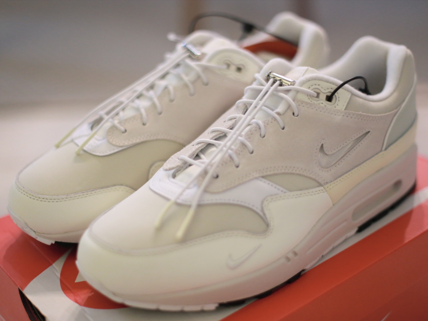 Nike Air Max 1 Hangul Day 착용 스타일 - 2