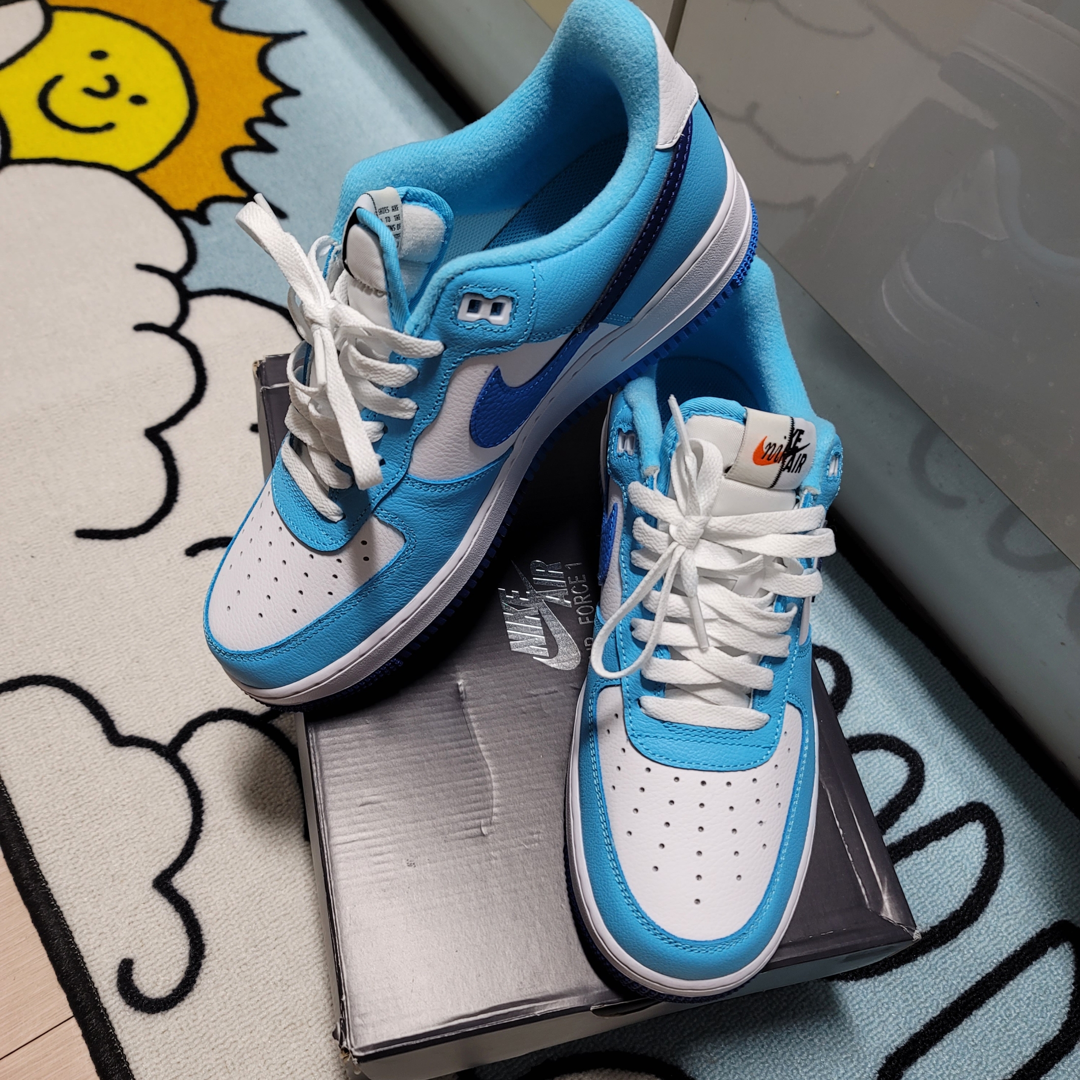 Nike Air Force 1 '07 LV8 White Light Photo Blue 착용 스타일 - 3