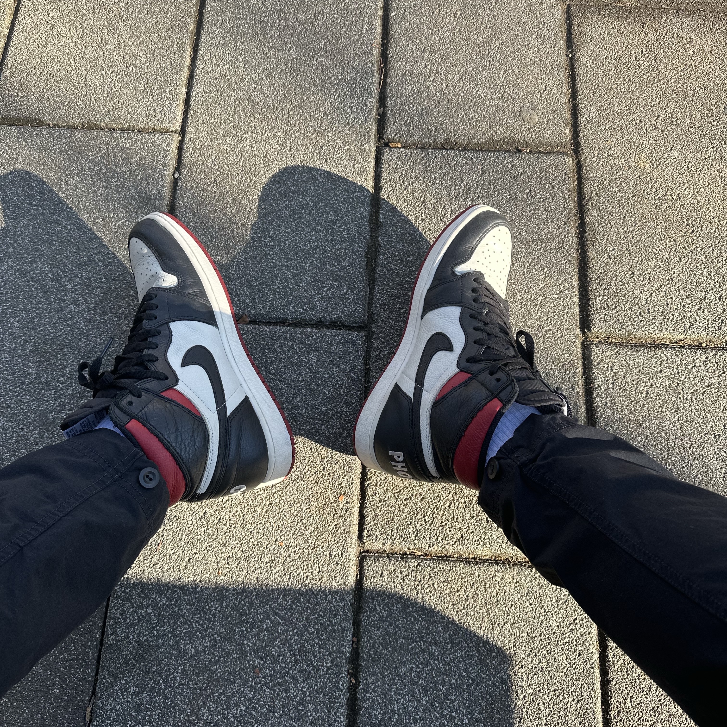 Jordan 1 Retro High Not for Resale Varsity Red 착용 스타일 - 2