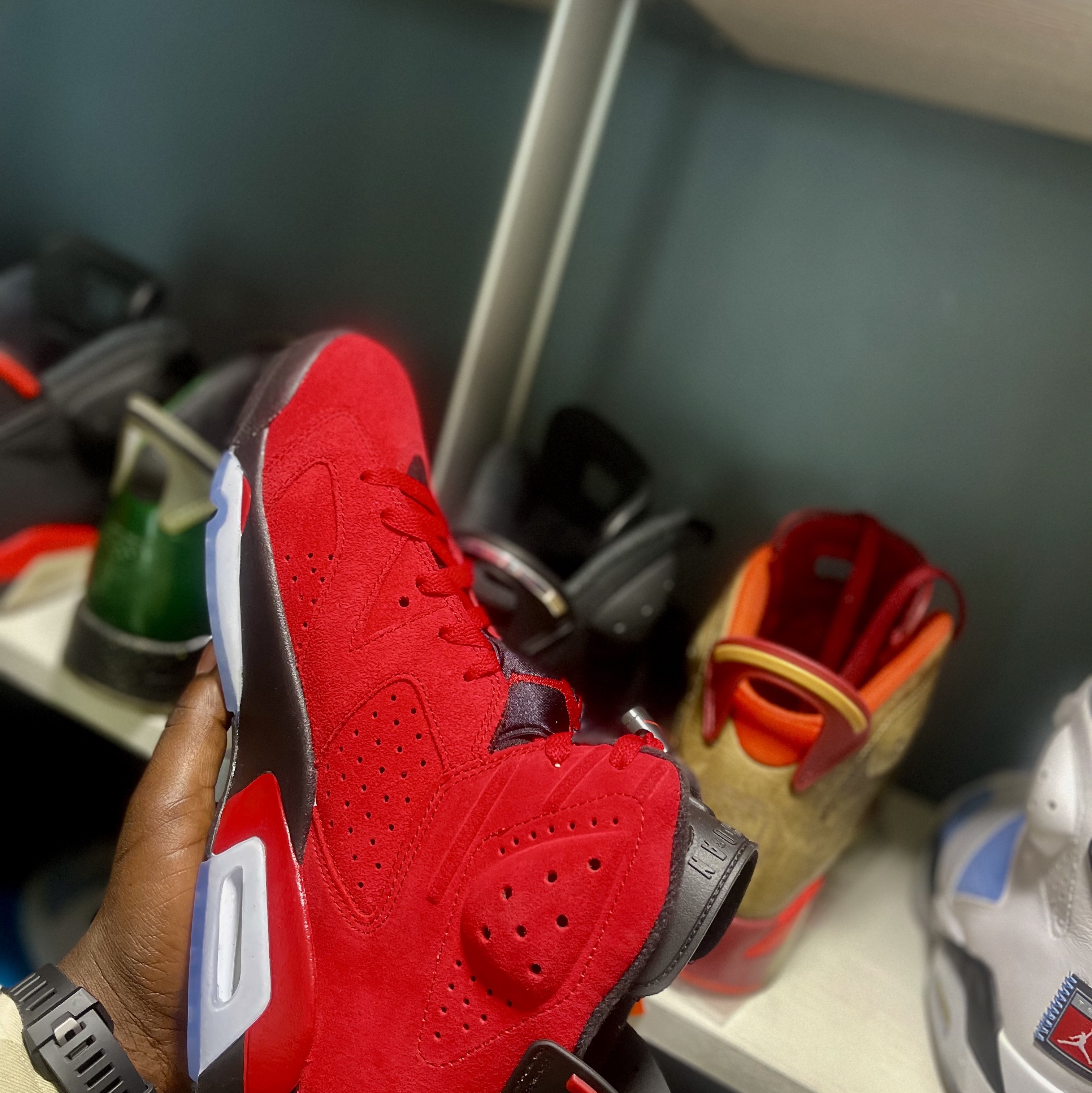 Jordan 6 Retro Toro Bravo, Jordan 6 Retro University Blue 착용 스타일 - 4