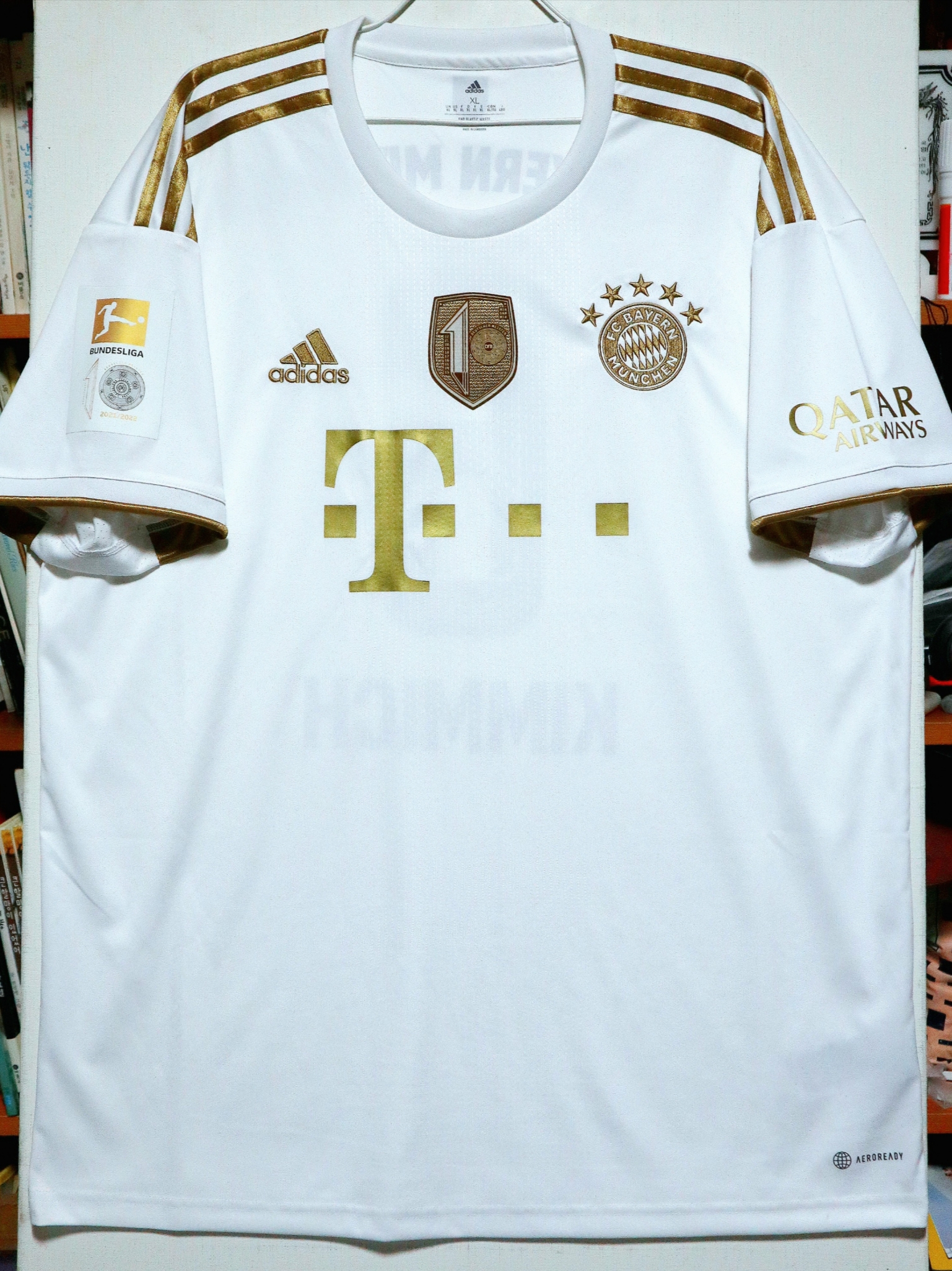Adidas Bayern Munchen 2022/23 Away Jersey White - US Sizing (Non Marking Ver.) 착용 스타일 - 1