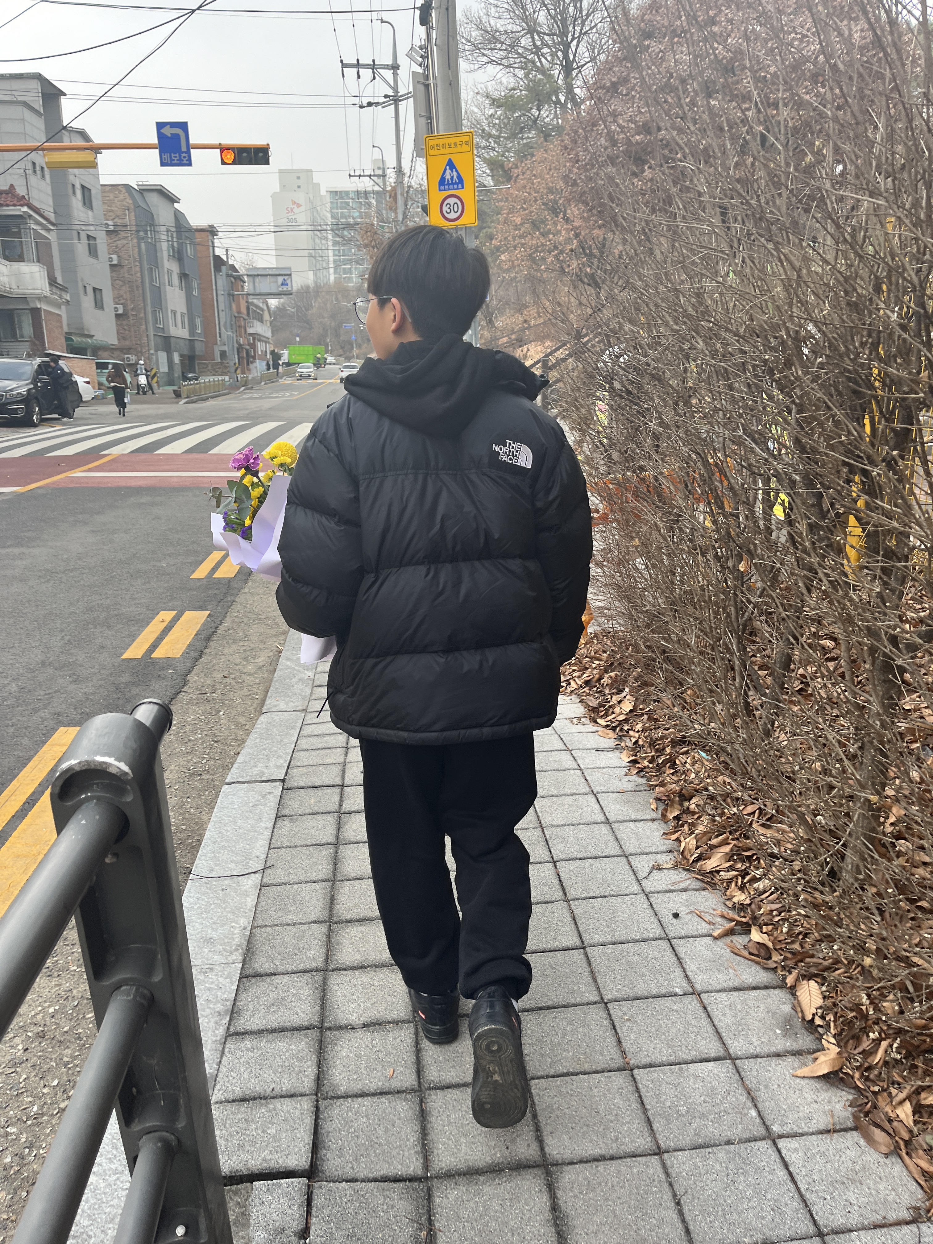 The North Face 1996 Retro Nuptse Jacket Black, Nike x Supreme Air Force 1 Low Black 착용 스타일 - 2