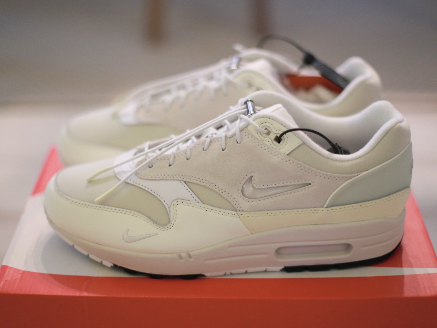 Nike Air Max 1 Hangul Day 착용 스타일 - 1