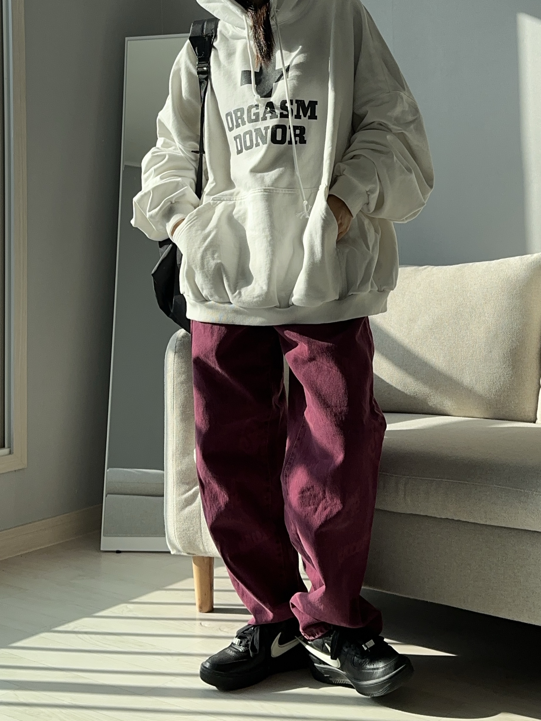 Stussy Worldwide Big OL' Jeans Fuchsia, Nike x Ambush Air Force 1 Low SP Black 착용 스타일 - 5