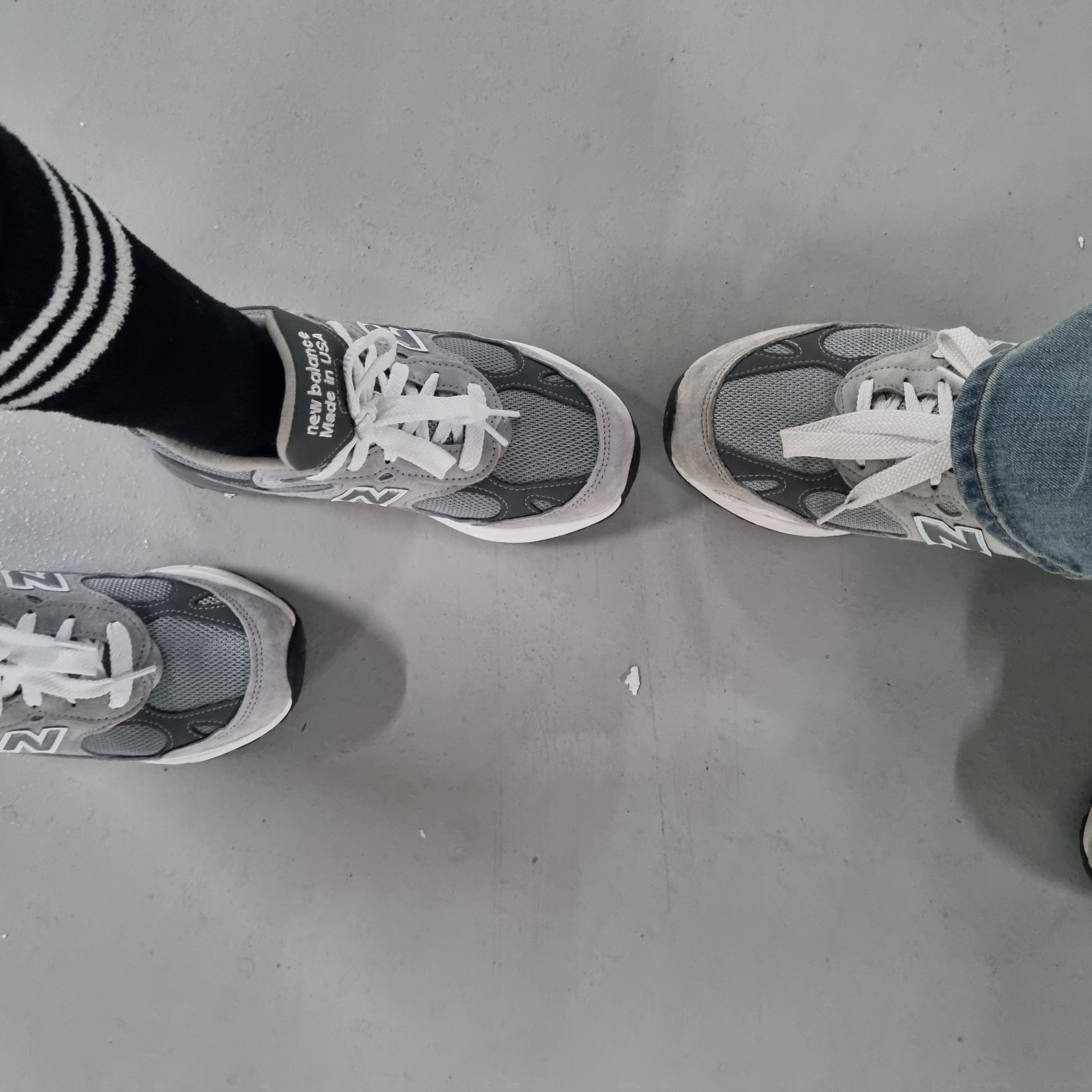(W) New Balance 993 Made in USA Grey - D Wide 착용 스타일