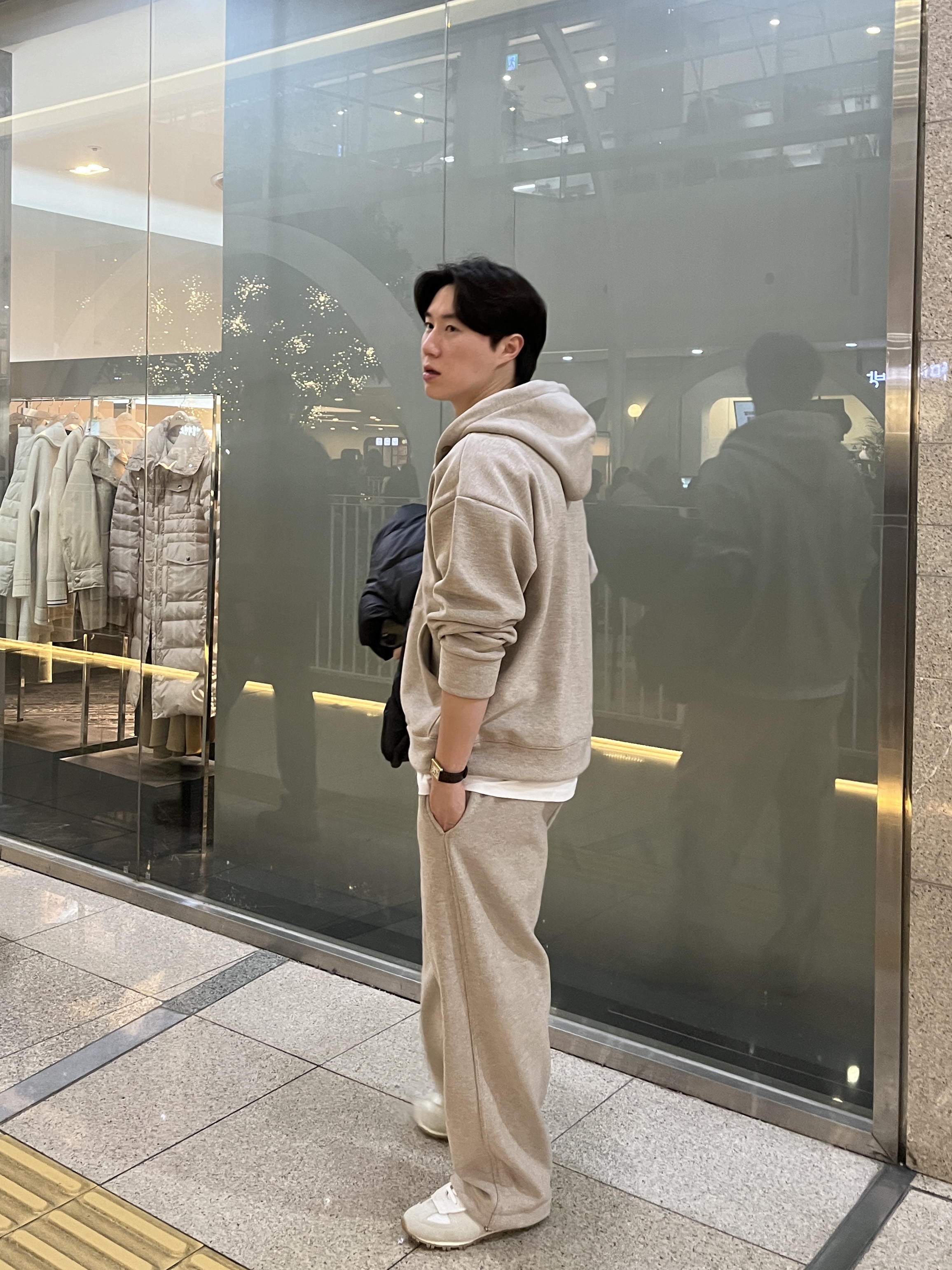 Maison Margiela Replica Runners White 착용 스타일 - 4