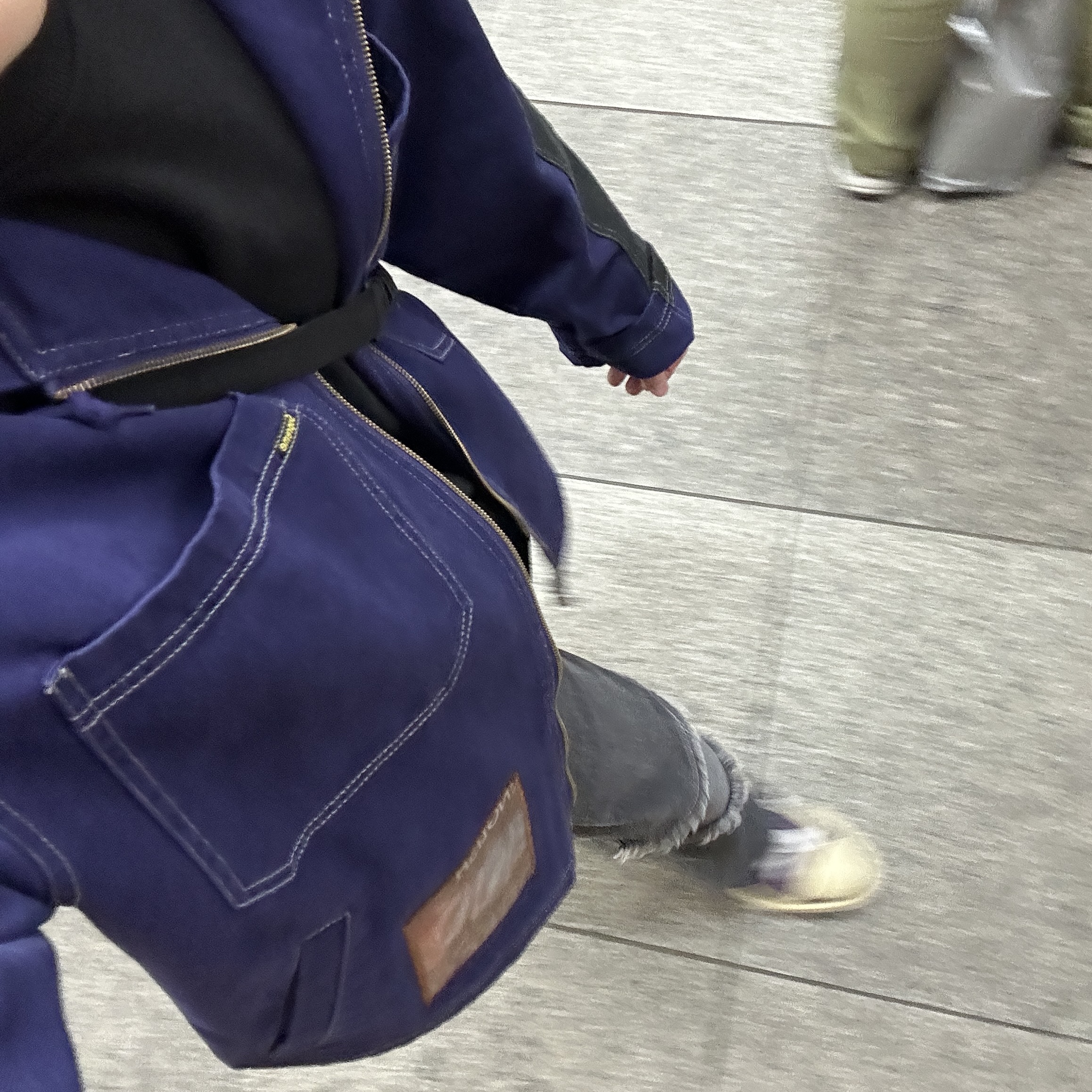 Supreme Mark Leckey Dream English Kid Hooded Jacket Navy - 23FW, Maison Mihara Yasuhiro Hank VL OG Sole Canvas Low-top Sneakers Purple 착용 스타일