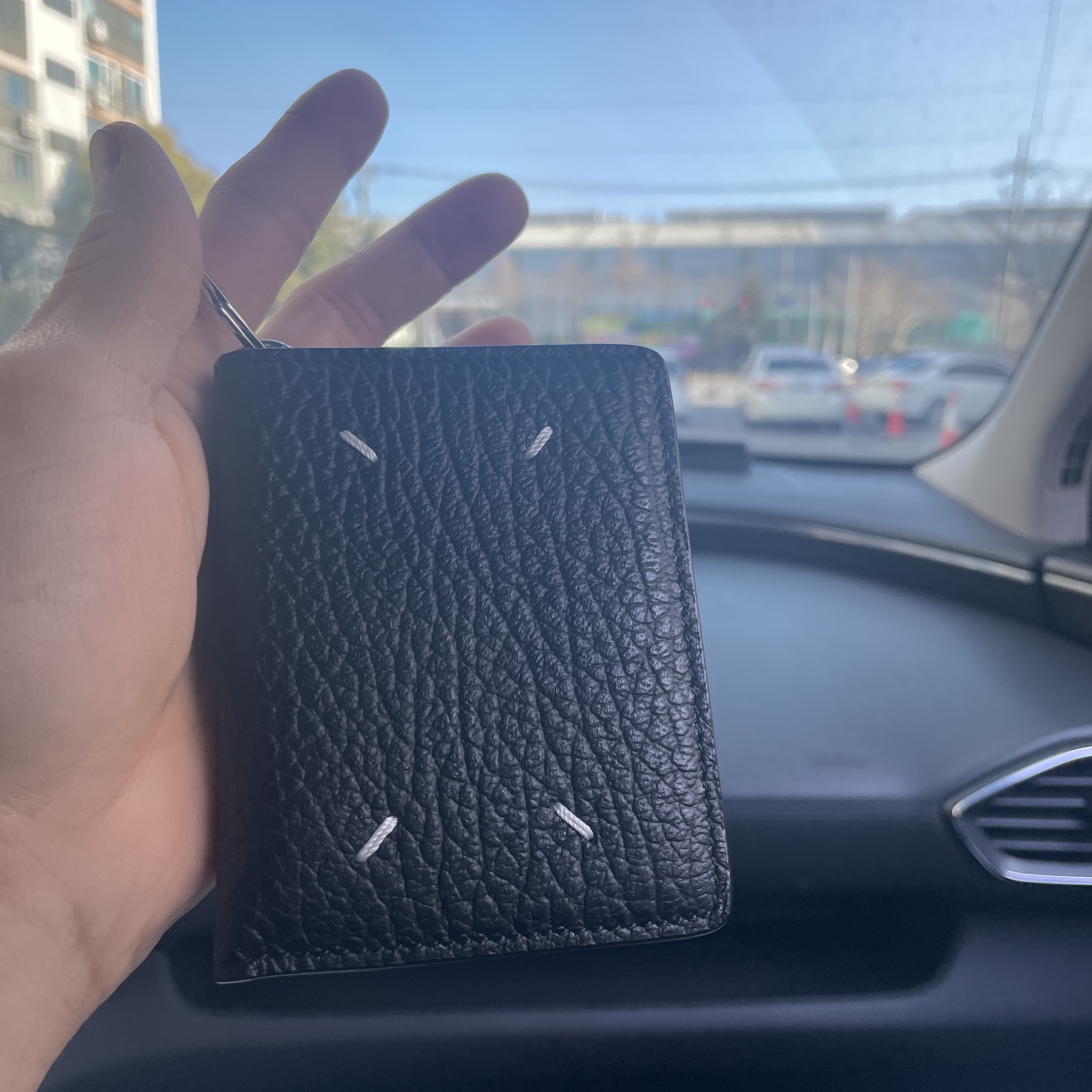 Maison Margiela Keyring Wallet Black 착용 스타일 - 2