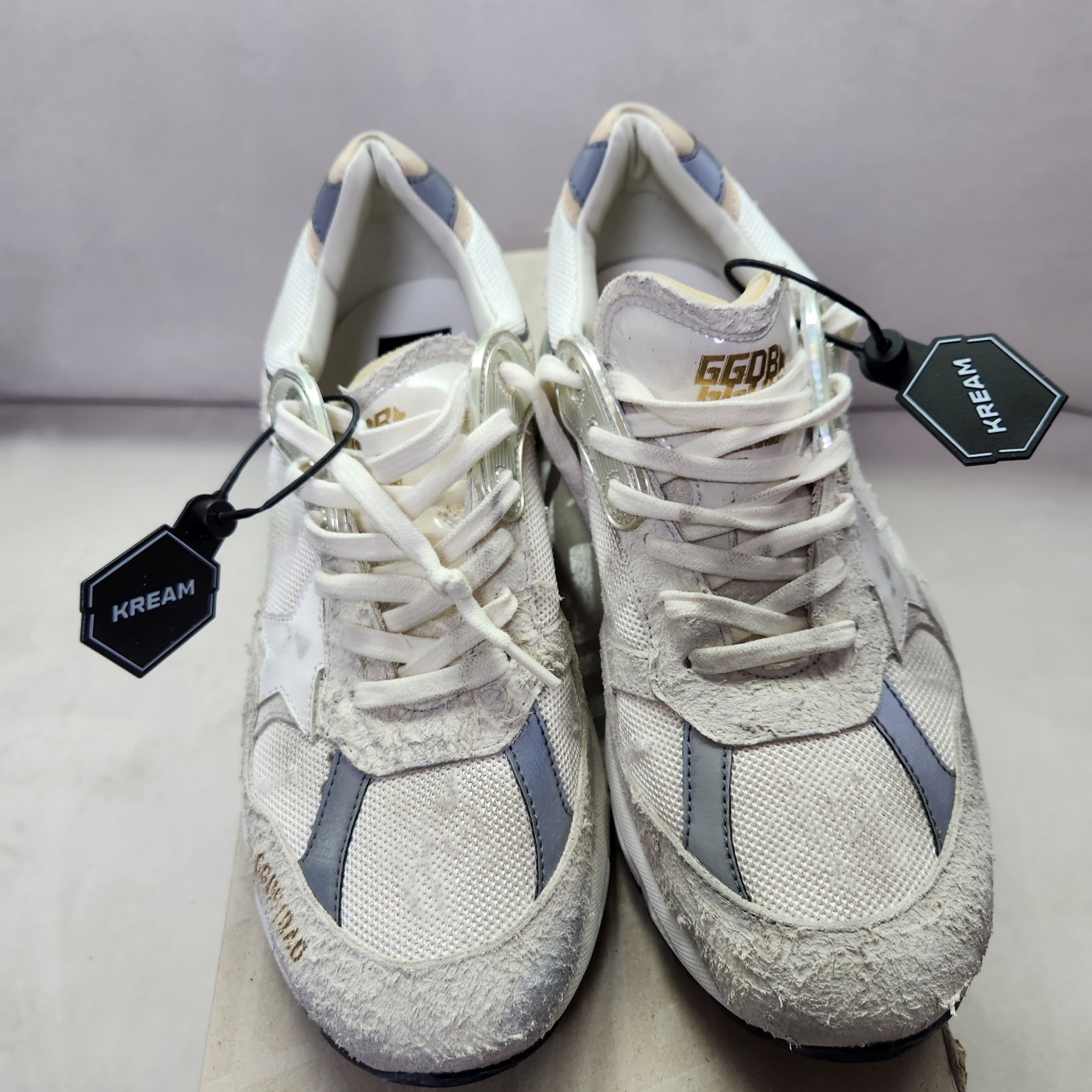 (W) Golden Goose Mesh and Suede Leather Dad-Star Sneakers White Beige 착용 스타일