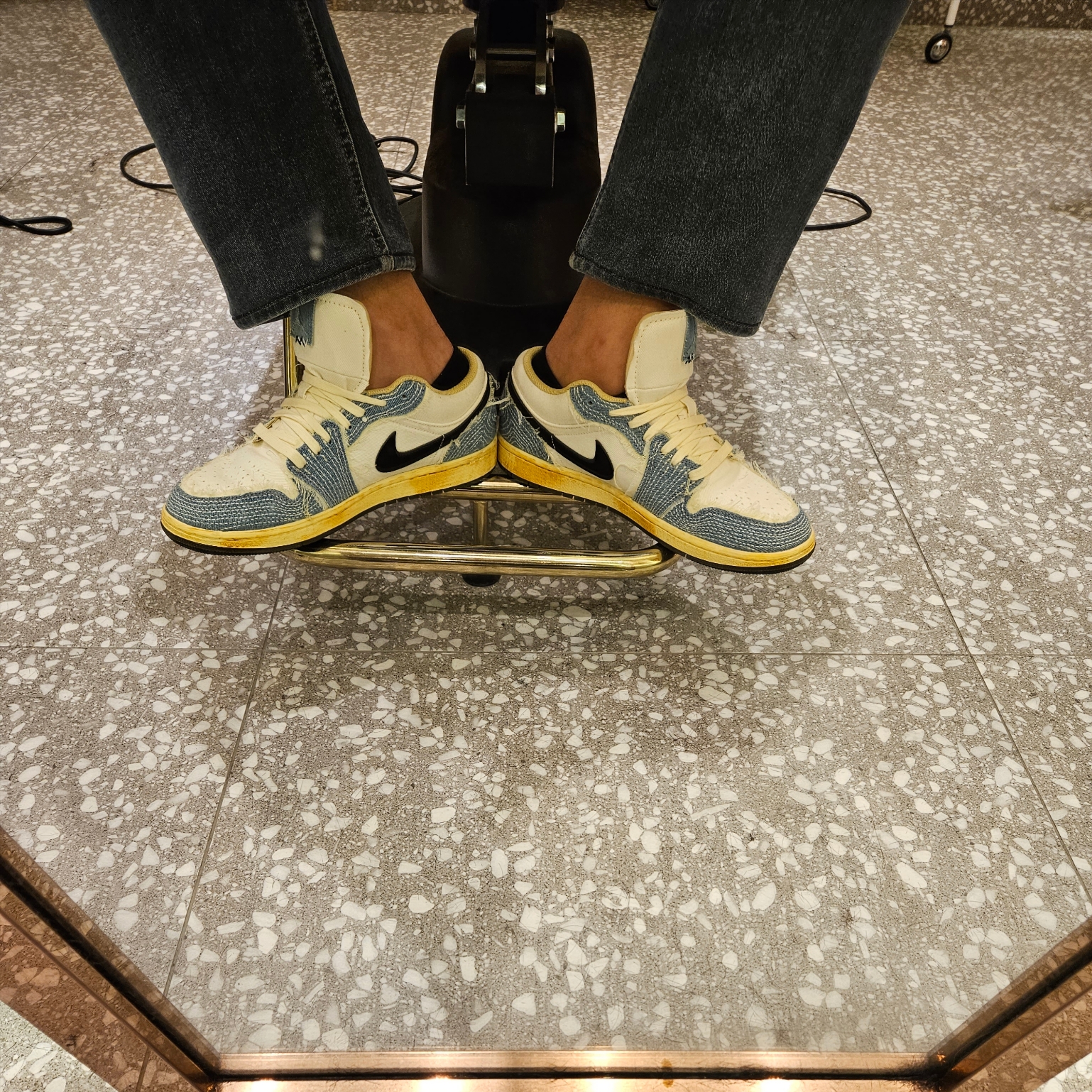 Jordan 1 Low World Make Japan 착용 스타일 - 2