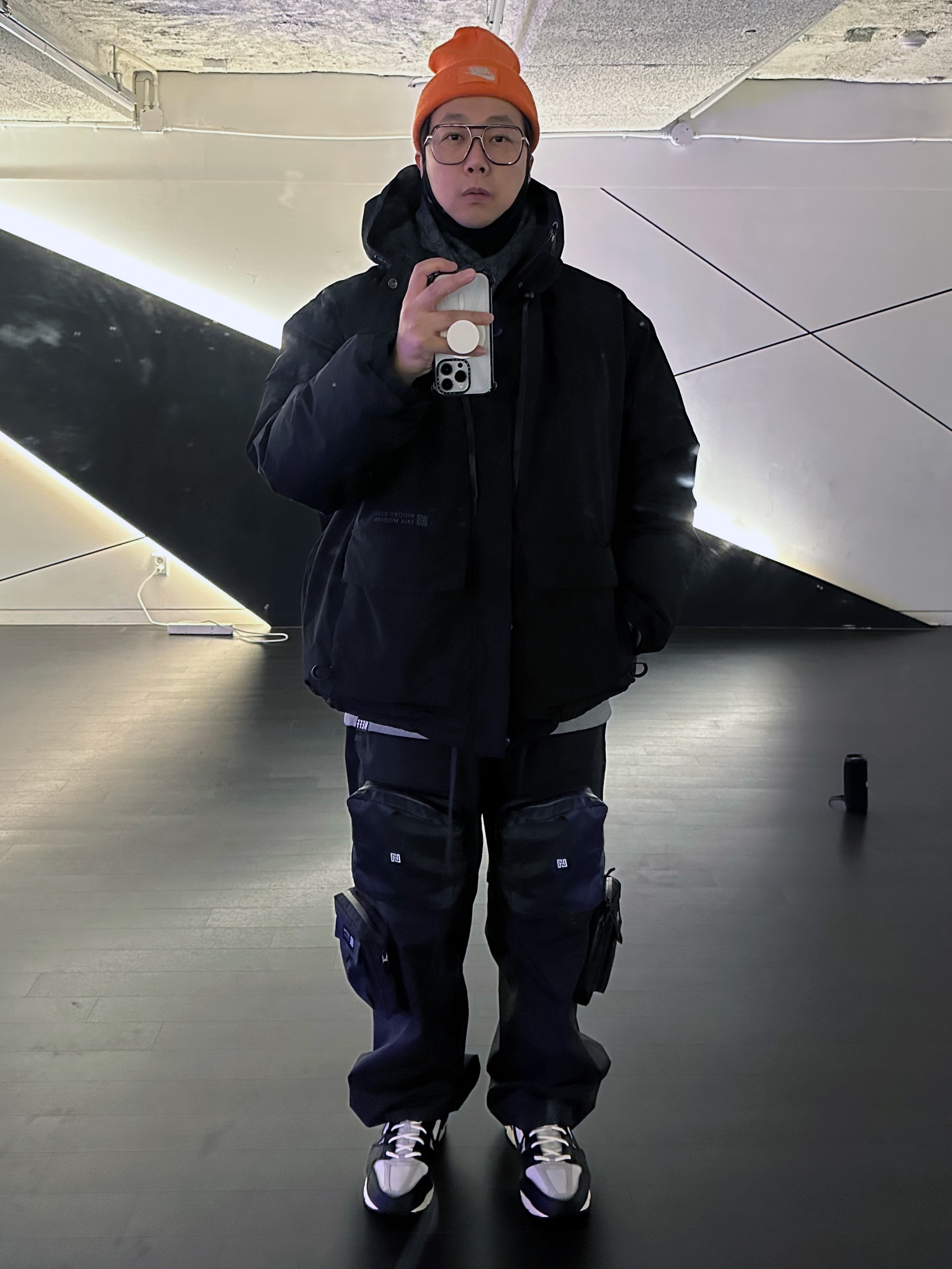 HRTM M103  Zip-Off 3L Pants Black, HRTM H112 Over-Sized Duck Down Jacket Black 착용 스타일