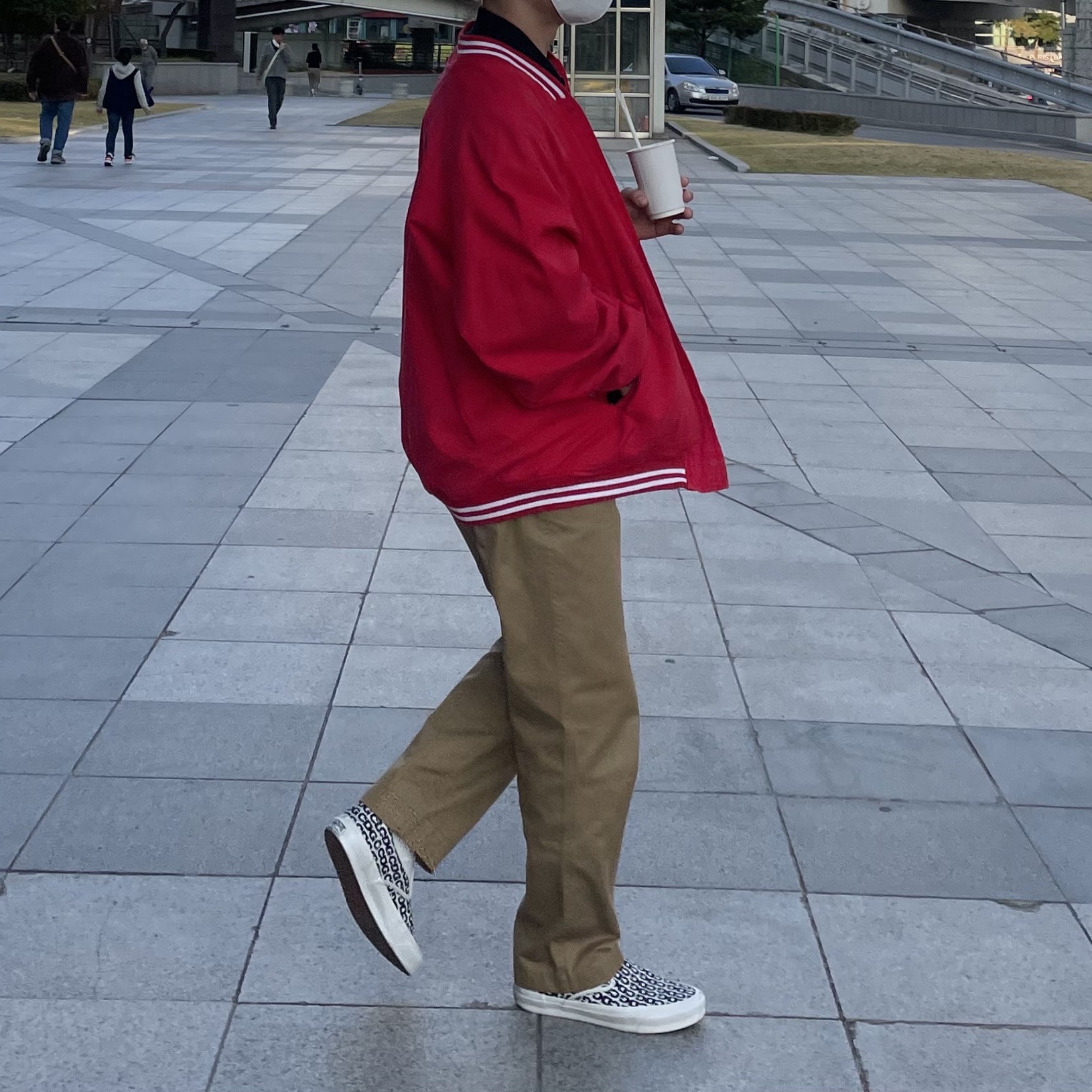 Vans Vault x CDG Slip-On LX White 착용 스타일 - 1