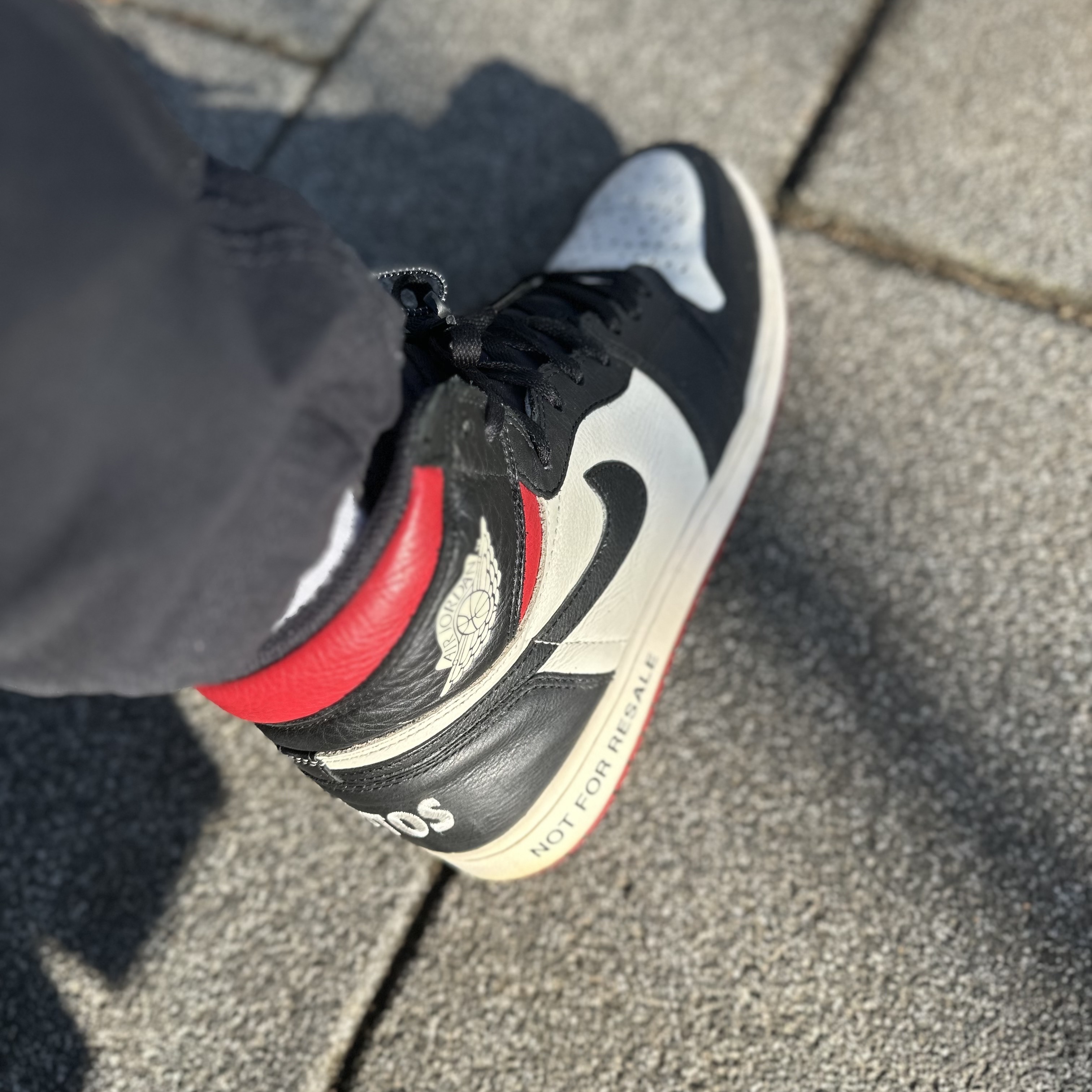 Jordan 1 Retro High Not for Resale Varsity Red 착용 스타일 - 3