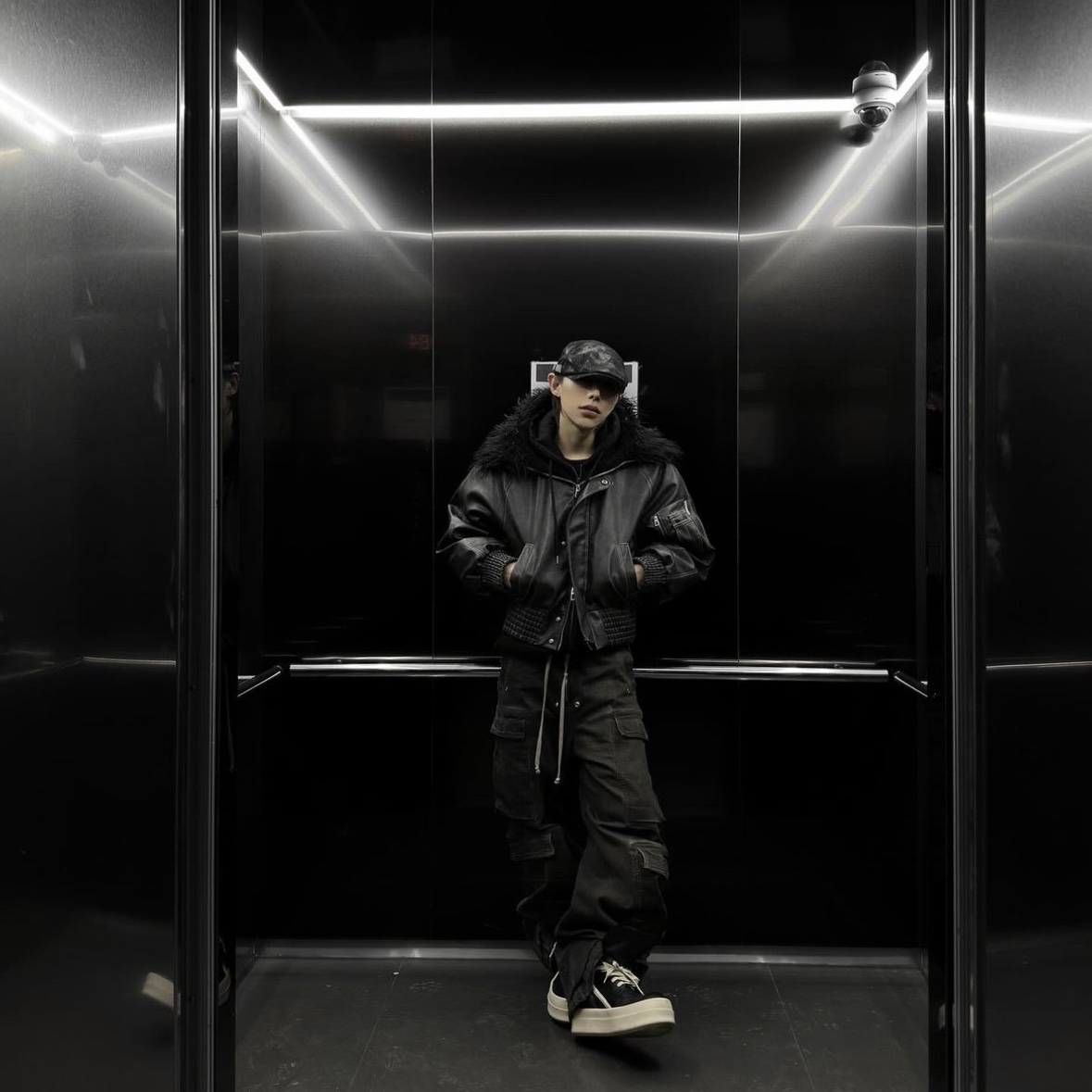 Rick Owens Geobasket Full Grain Calf Leather Strobe Sneakers Black Milk White 착용 스타일