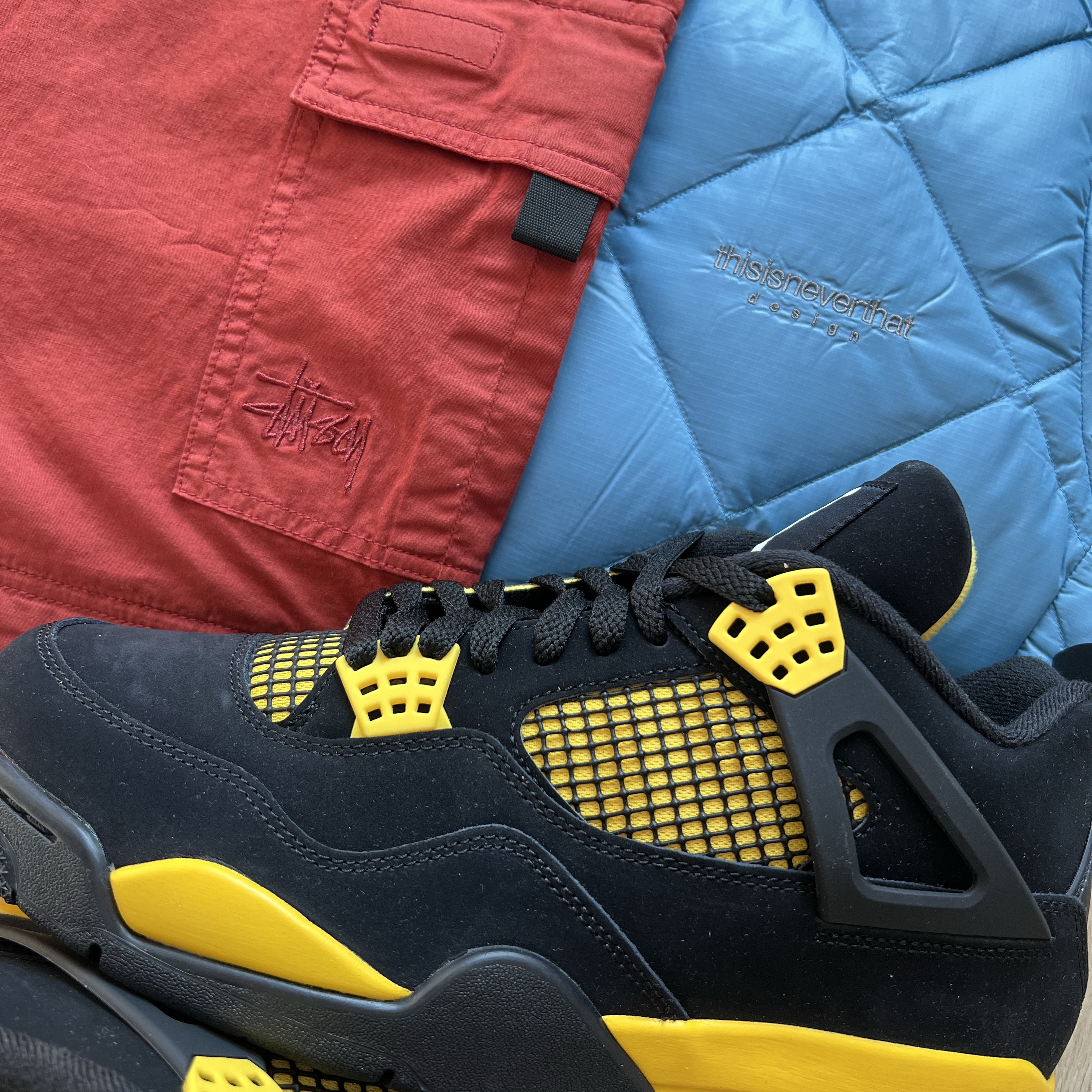 thisisneverthat Ultralight Down Jacket Blue, Jordan 4 Retro Thunder 2023 착용 스타일