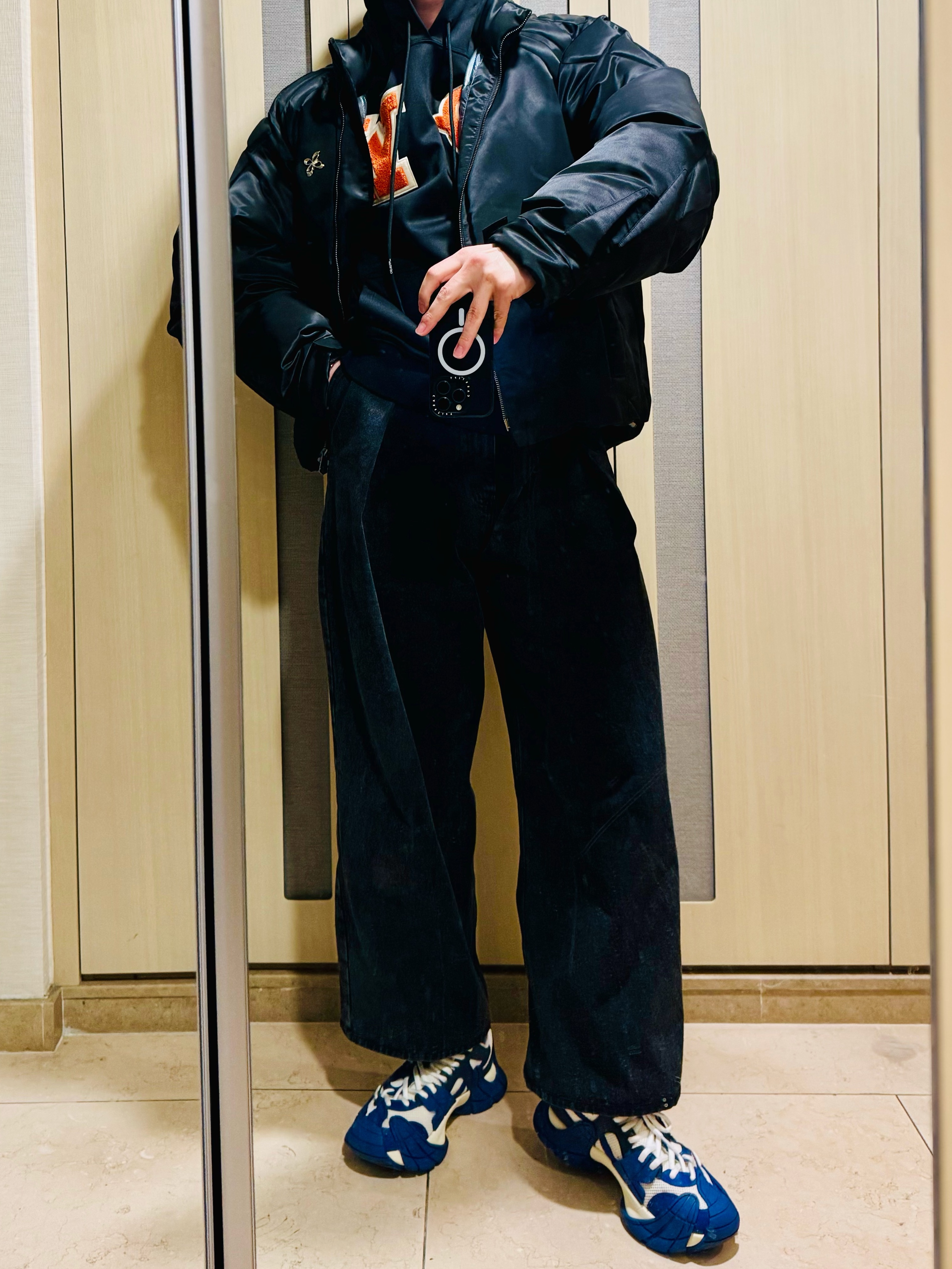 Camper Tormenta Dark Blue White, Ader Error Sig; TRS Tag Jeans 01 Noir 착용 스타일
