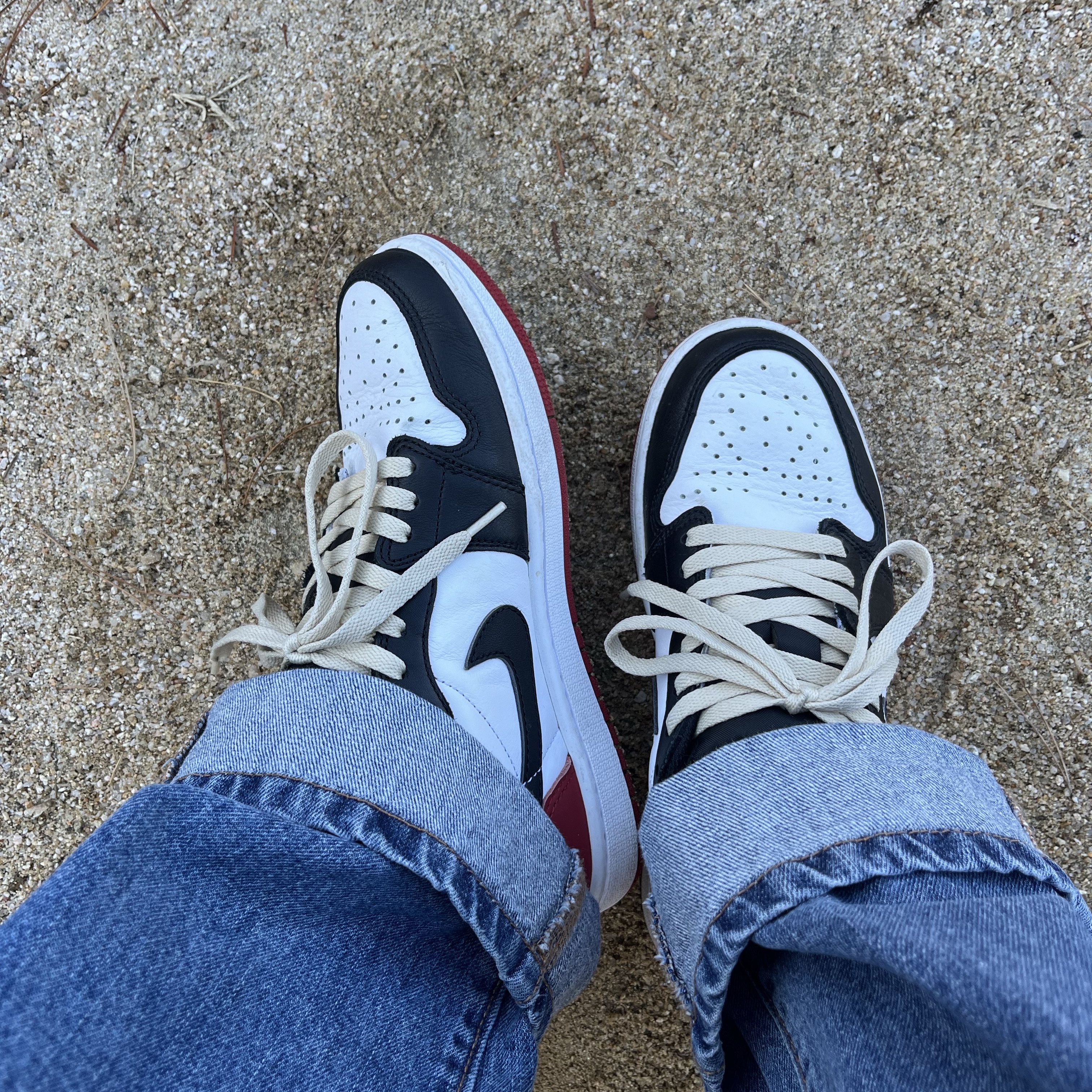 Jordan 1 Retro Low OG Black Toe 착용 스타일 - 2