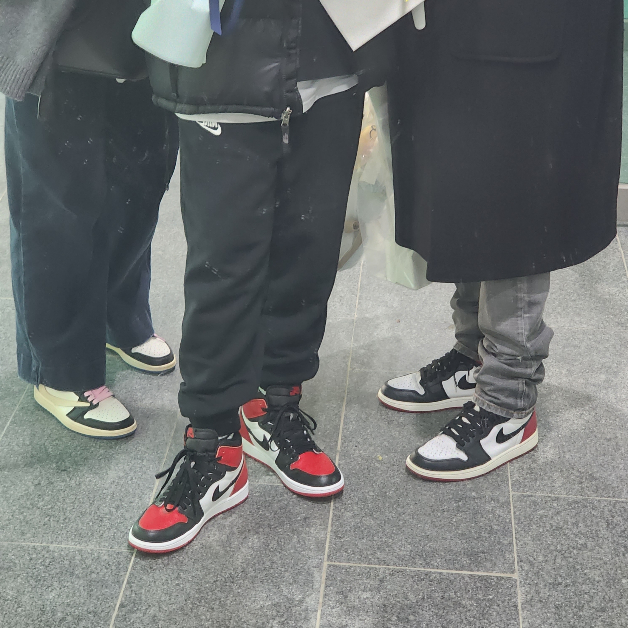 Jordan 1 Retro High OG Black Toe 2016, Jordan 1 Retro High OG Bred Toe 착용 스타일 - 1