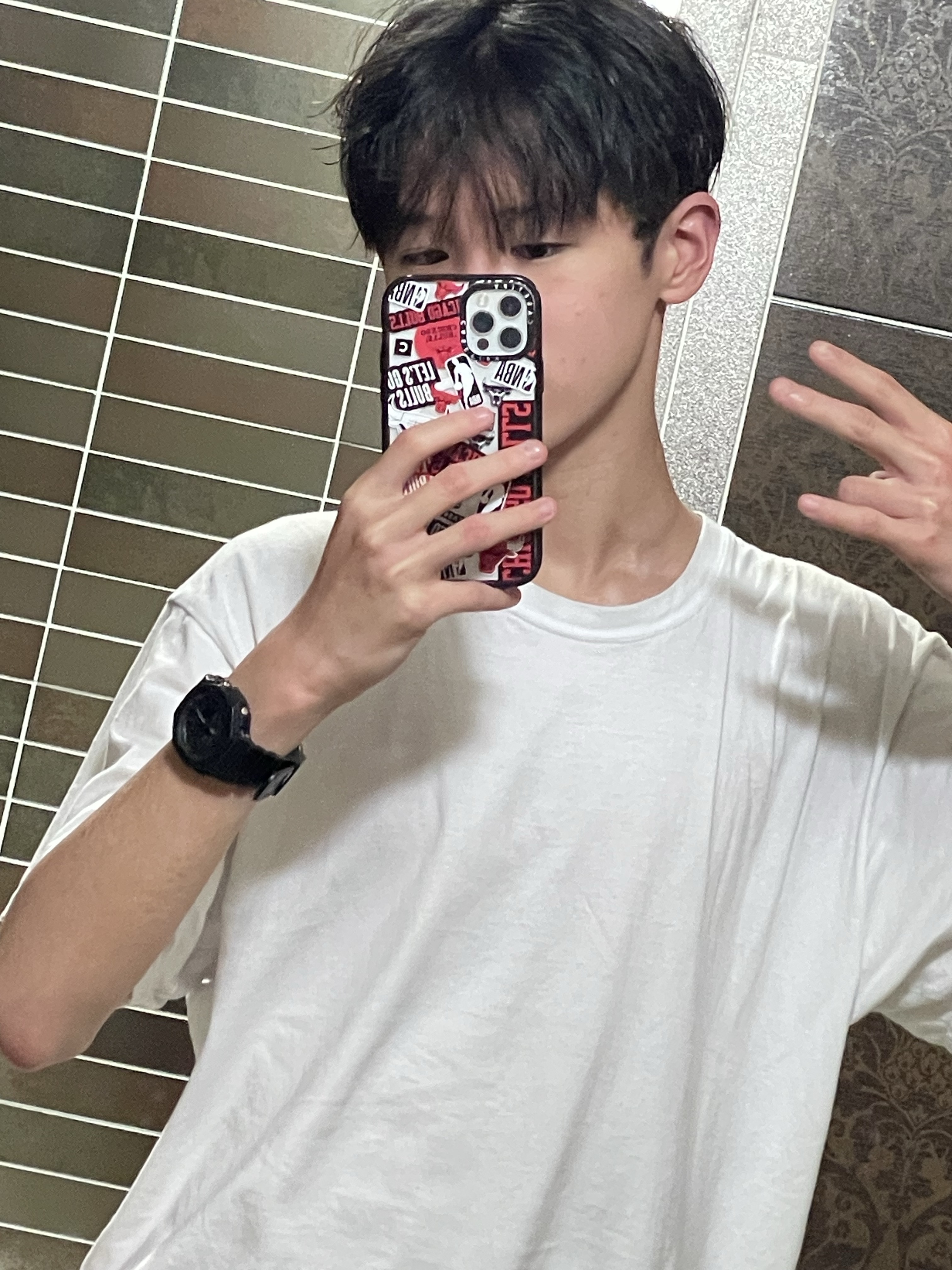 Supreme Hanes Tagless T-Shirt White (3 Pack) 착용 스타일