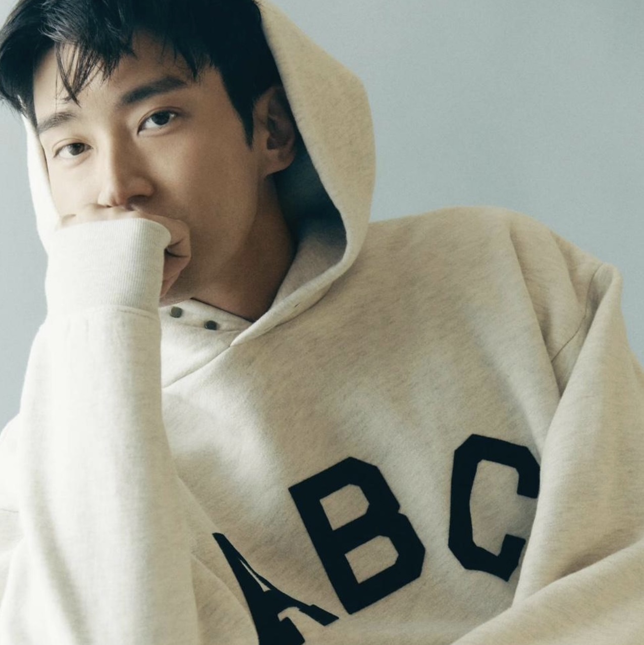 Fear of God ABC Hoodie Cream Heather 착용 스타일 - 2