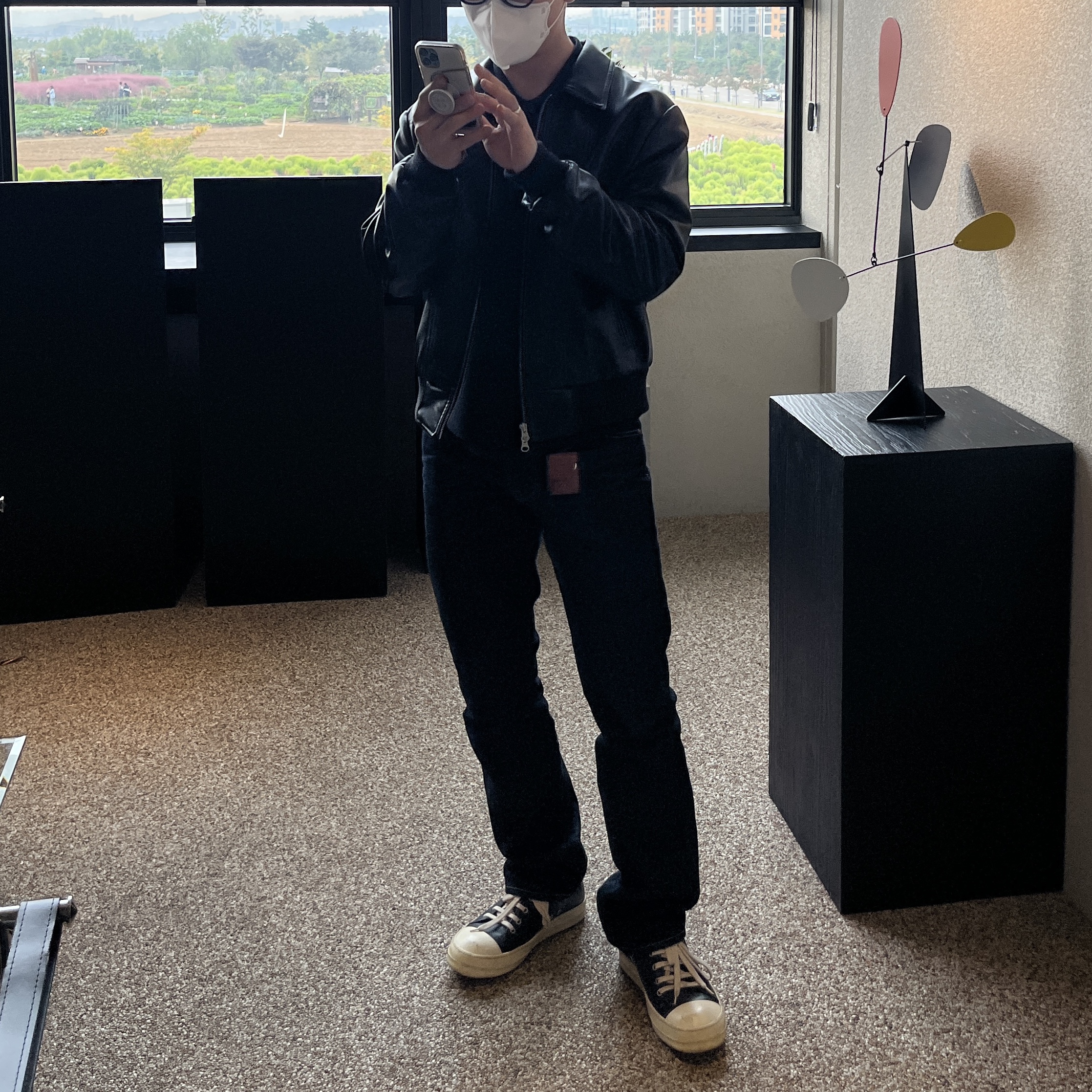 Rick Owens Full Grain Calf Leather Strobe Low Sneakers Black Milk White 착용 스타일 - 1