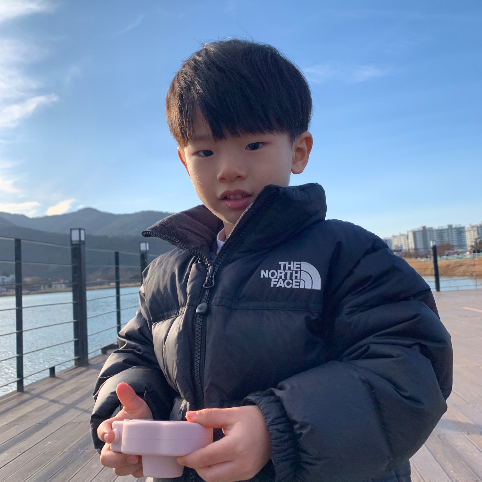 (Kids) The North Face 1996 Eco Nuptse Down Jacket Black 착용 스타일