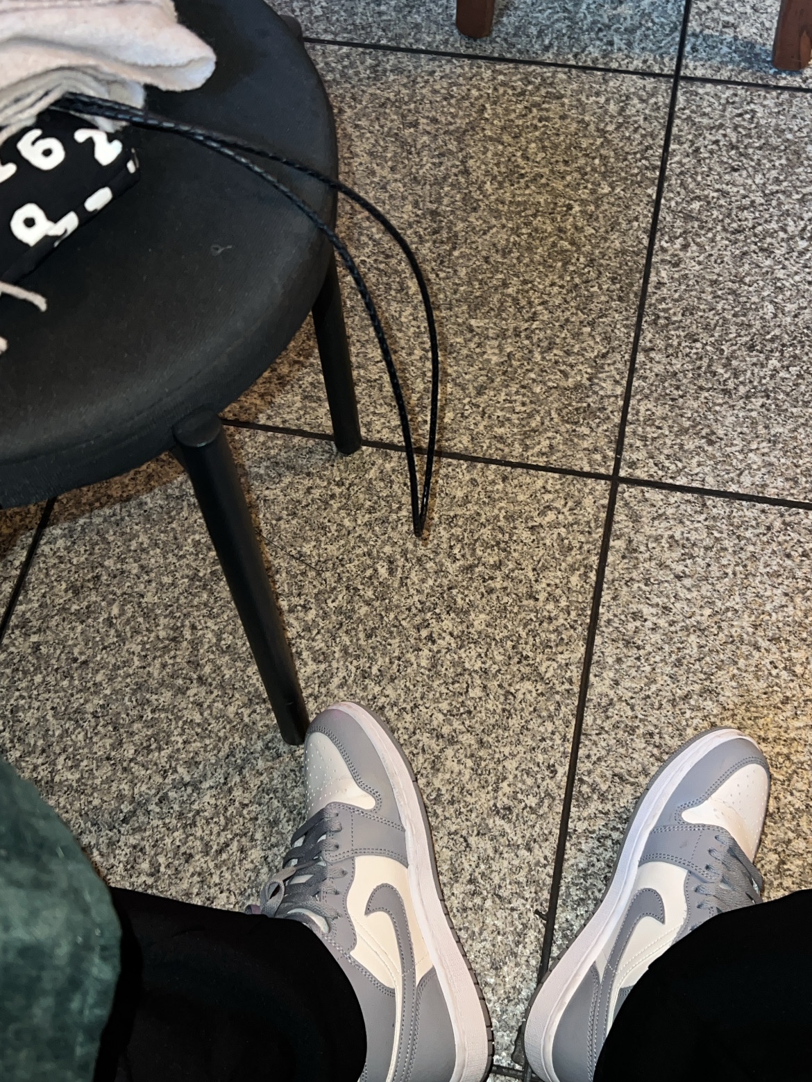 (W) Jordan 1 Mid Sail Stealth 착용 스타일