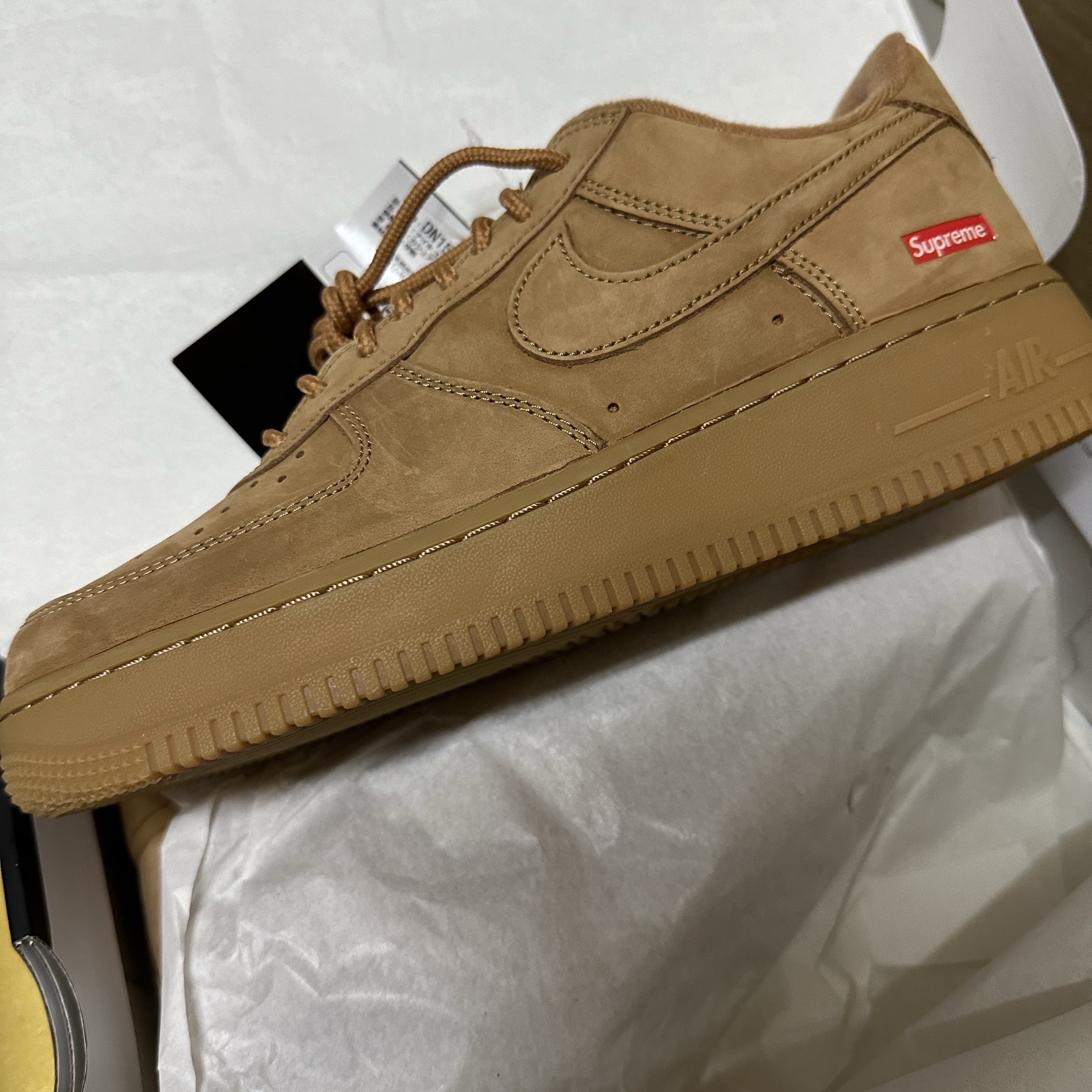 Nike x Supreme Air Force 1 Low Flax 착용 스타일