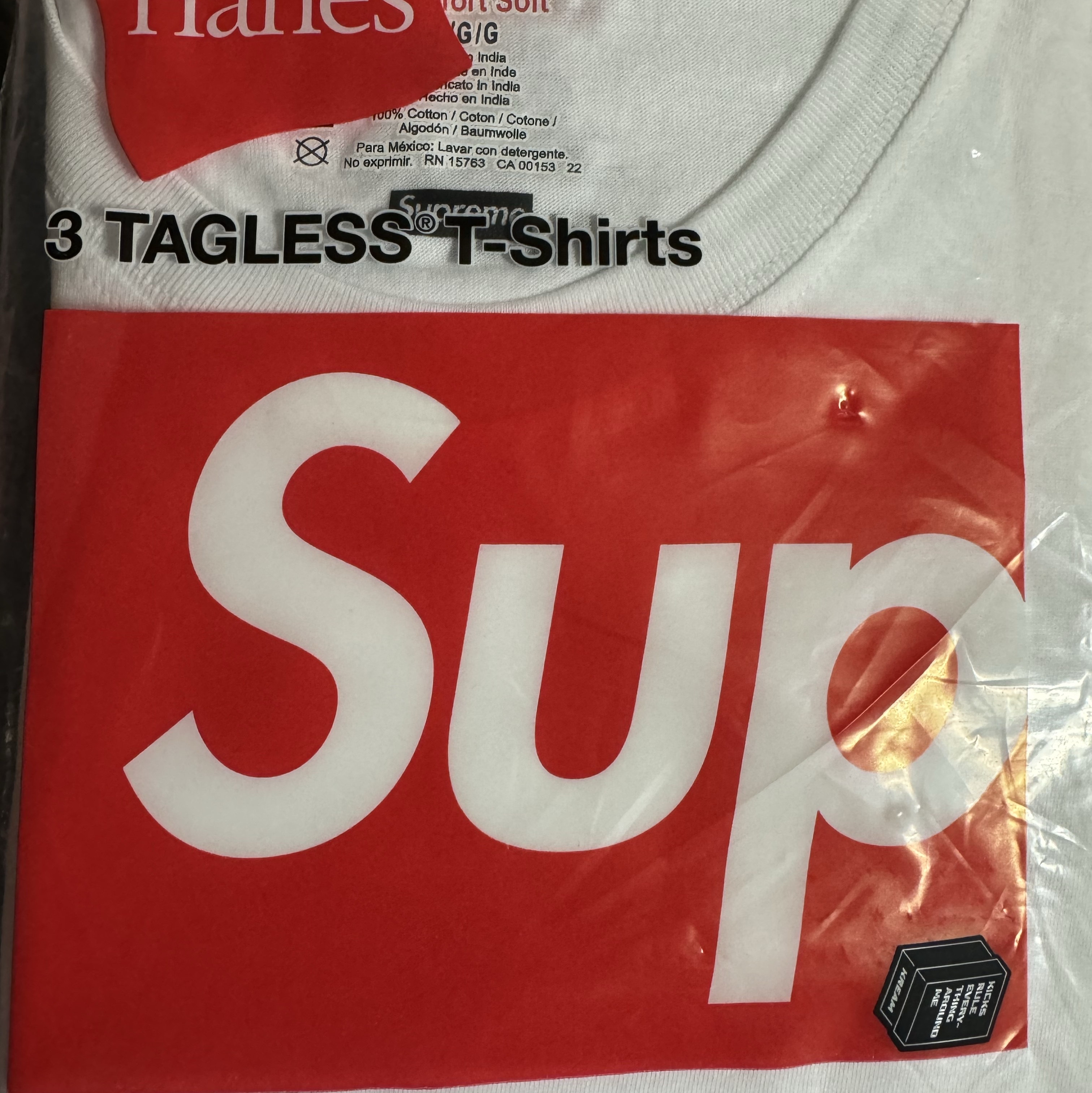 Supreme Hanes Tagless T-Shirt White (3 Pack) 착용 스타일