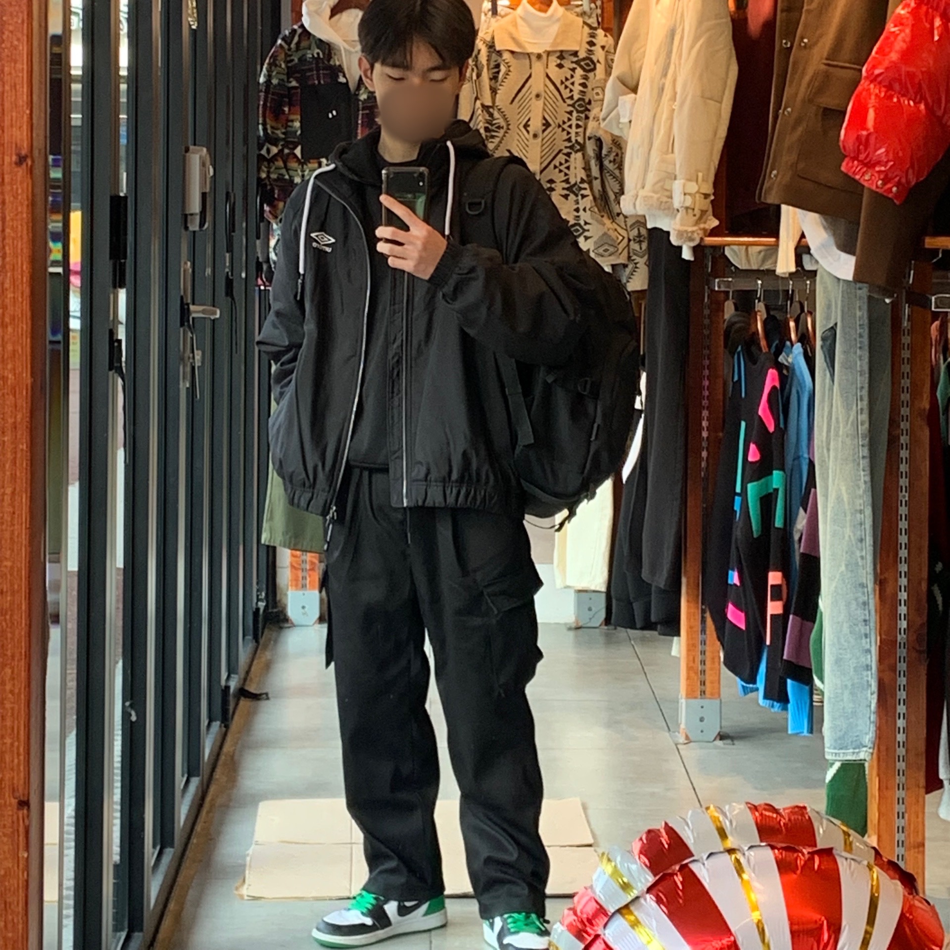 Jordan 1 Retro High OG Black and Lucky Green 착용 스타일