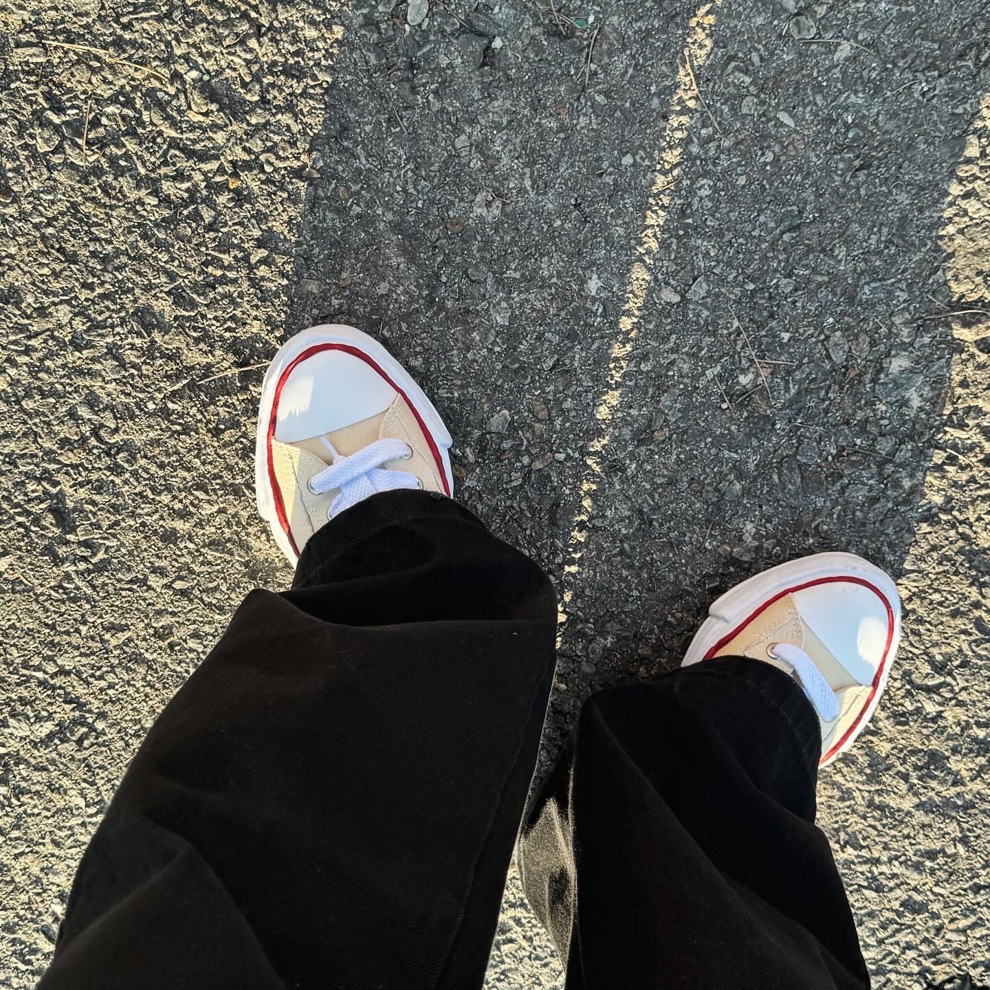 Maison Mihara Yasuhiro Peterson OG Sole Canvas Low-top Sneakers Natural, COS Oversized Mohair Blend Muffler Blue Brown Checked 착용 스타일 - 3