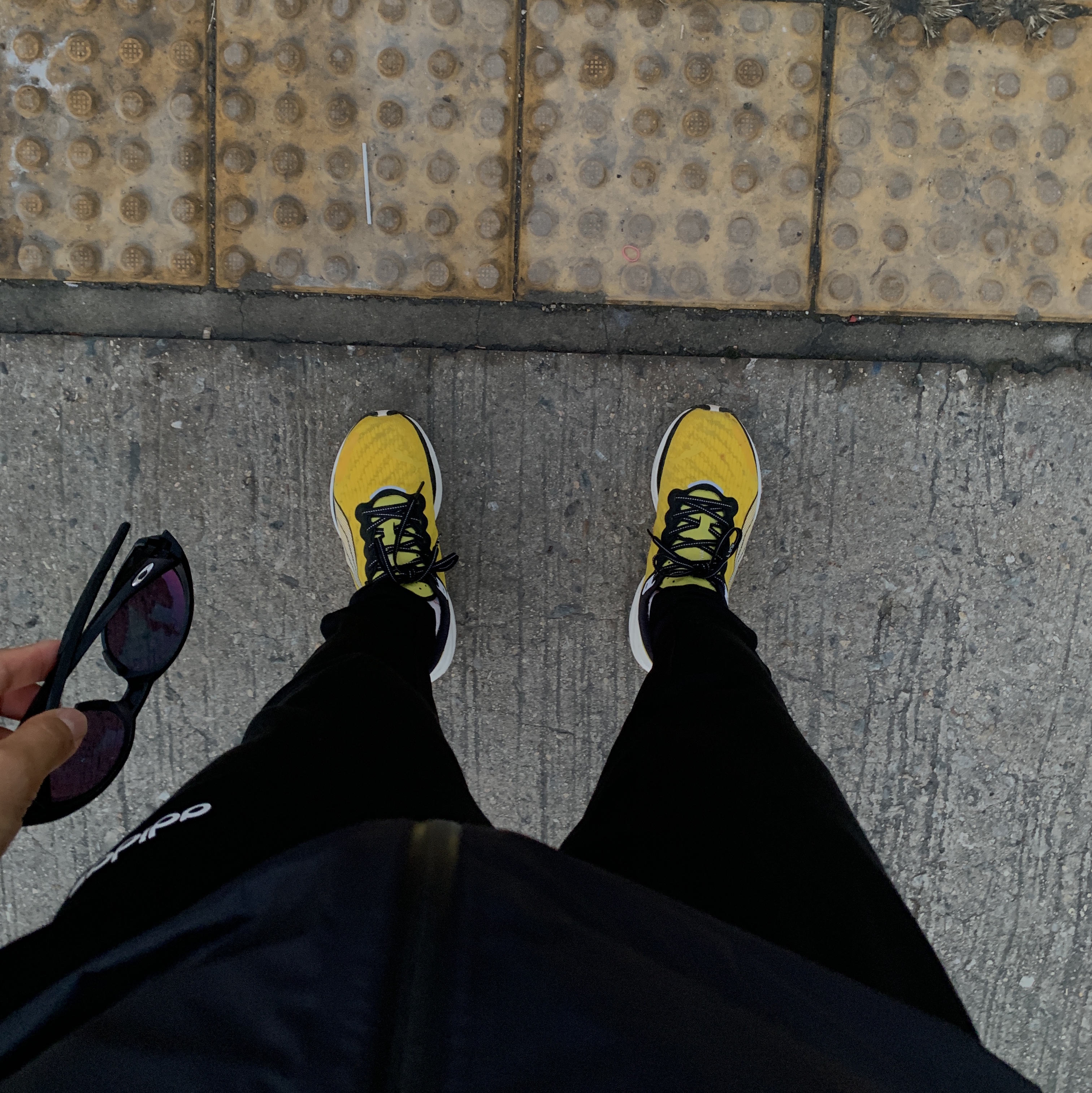 Puma x Balansa Deviate Nitro 2 Freesia Black, Oakley Eye Jacket Redux Matte Black Frame Prizm Grey Lenses High Bridge Fit 착용 스타일