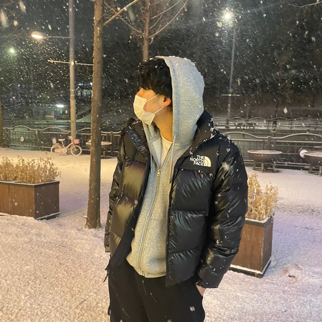 The North Face 1996 Eco Nuptse Jacket Real Black 착용 스타일 - 1