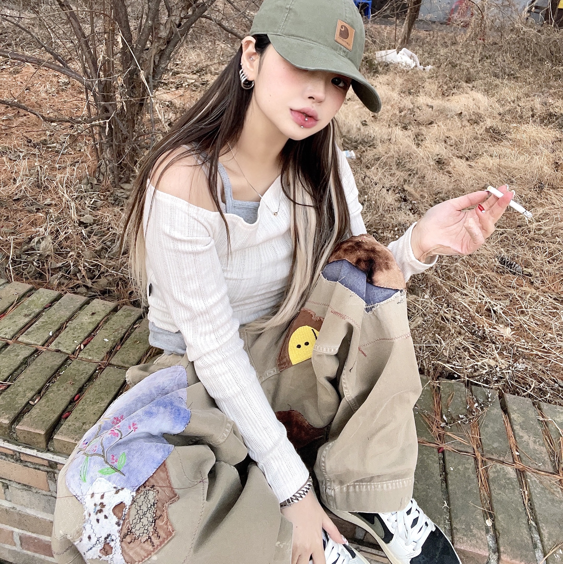 Kapital Katsuragi High Waist Neem Pants Beige, (W) Jordan 1 x Travis Scott Retro Low OG SP Medium Olive 착용 스타일