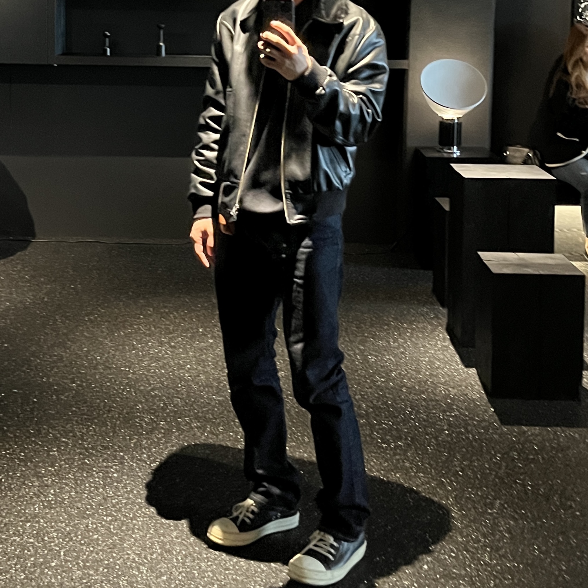 Rick Owens Full Grain Calf Leather Strobe Low Sneakers Black Milk White 착용 스타일 - 2