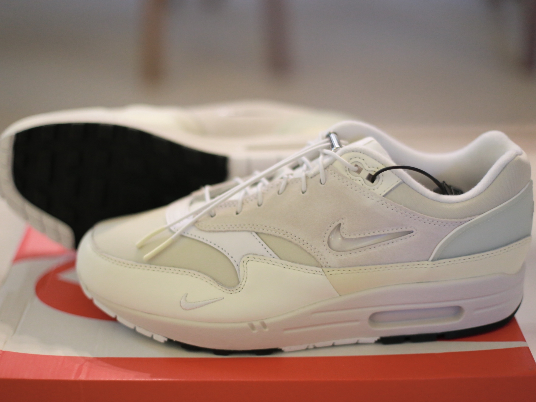 Nike Air Max 1 Hangul Day 착용 스타일 - 4