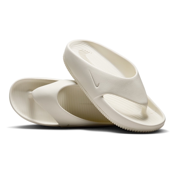 (W) Nike Calm Flip Flop Black, (W) Nike Calm Flip Flop Sail 착용 스타일 - 3