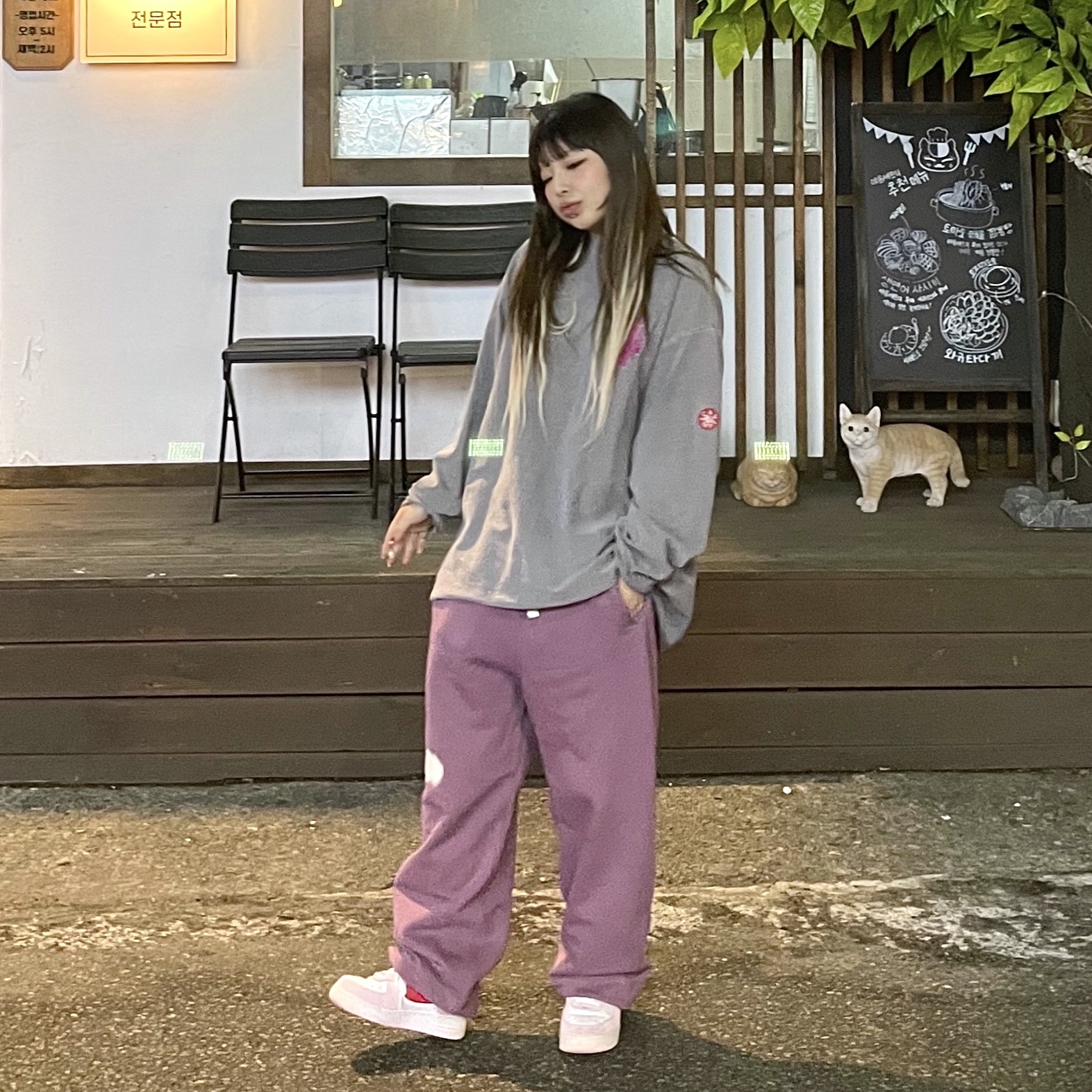 Nike Air Force 1 '07 QS Valentine's Day 착용 스타일
