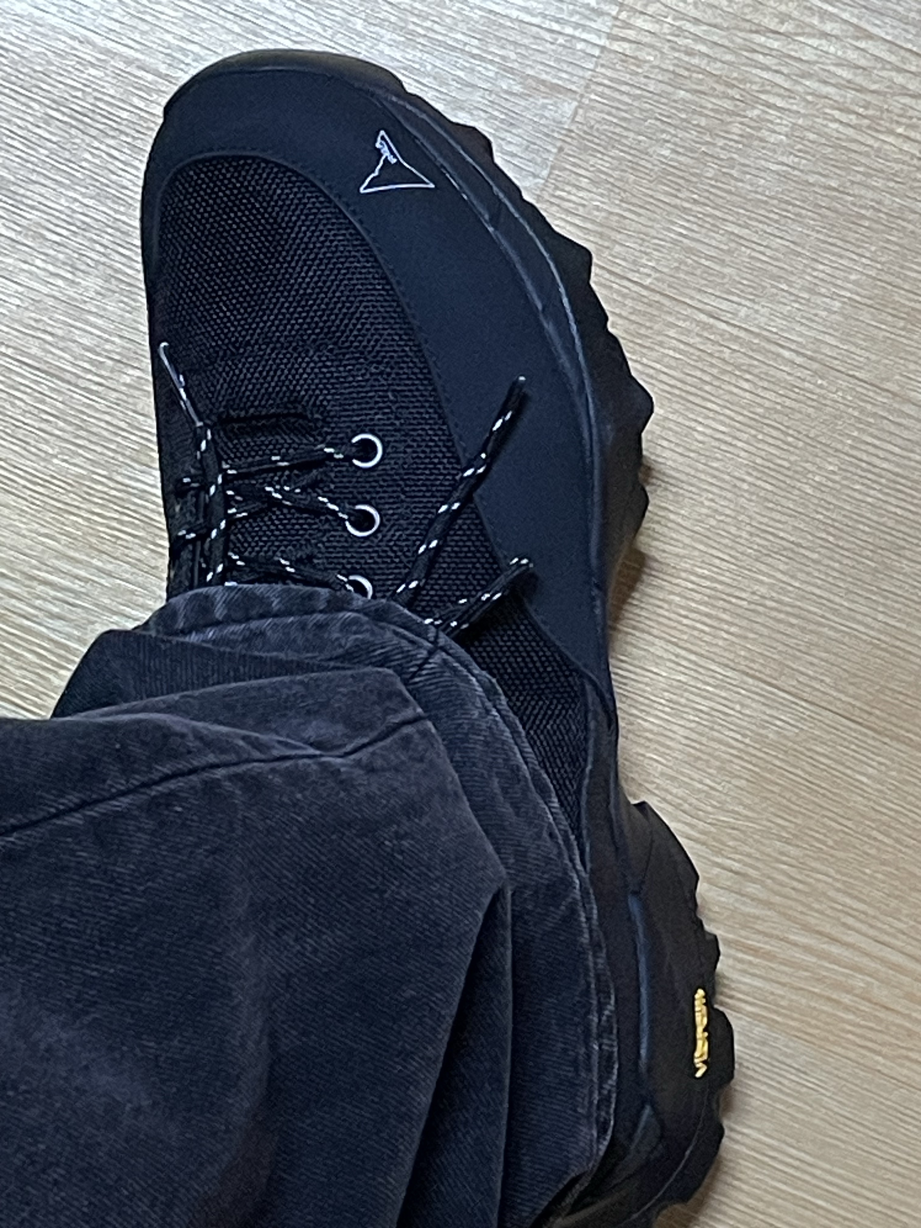 Roa Hiking Neal Black 착용 스타일