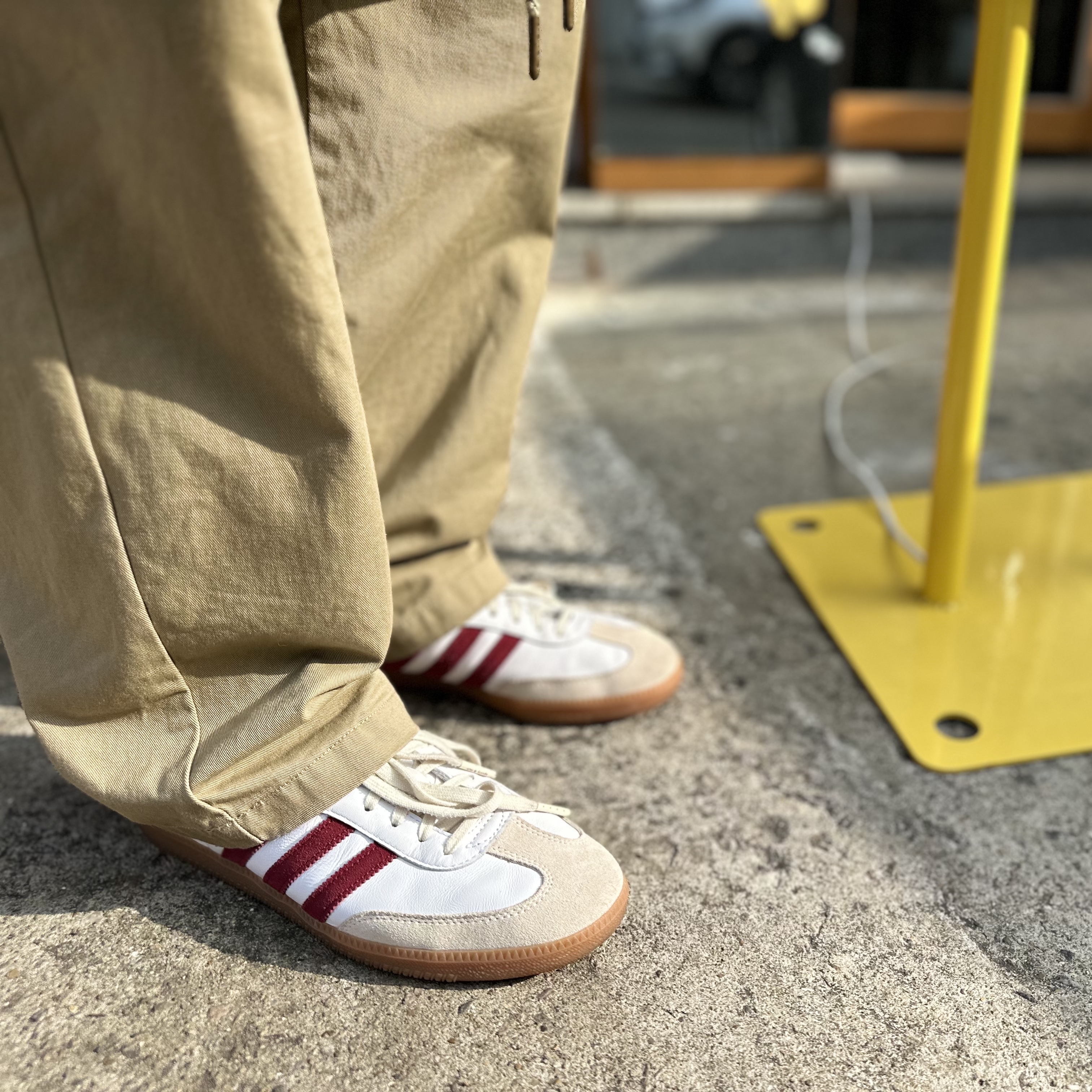 Adidas x Sporty & Rich Samba OG Cloud White Collegiate Burgundy 착용 스타일