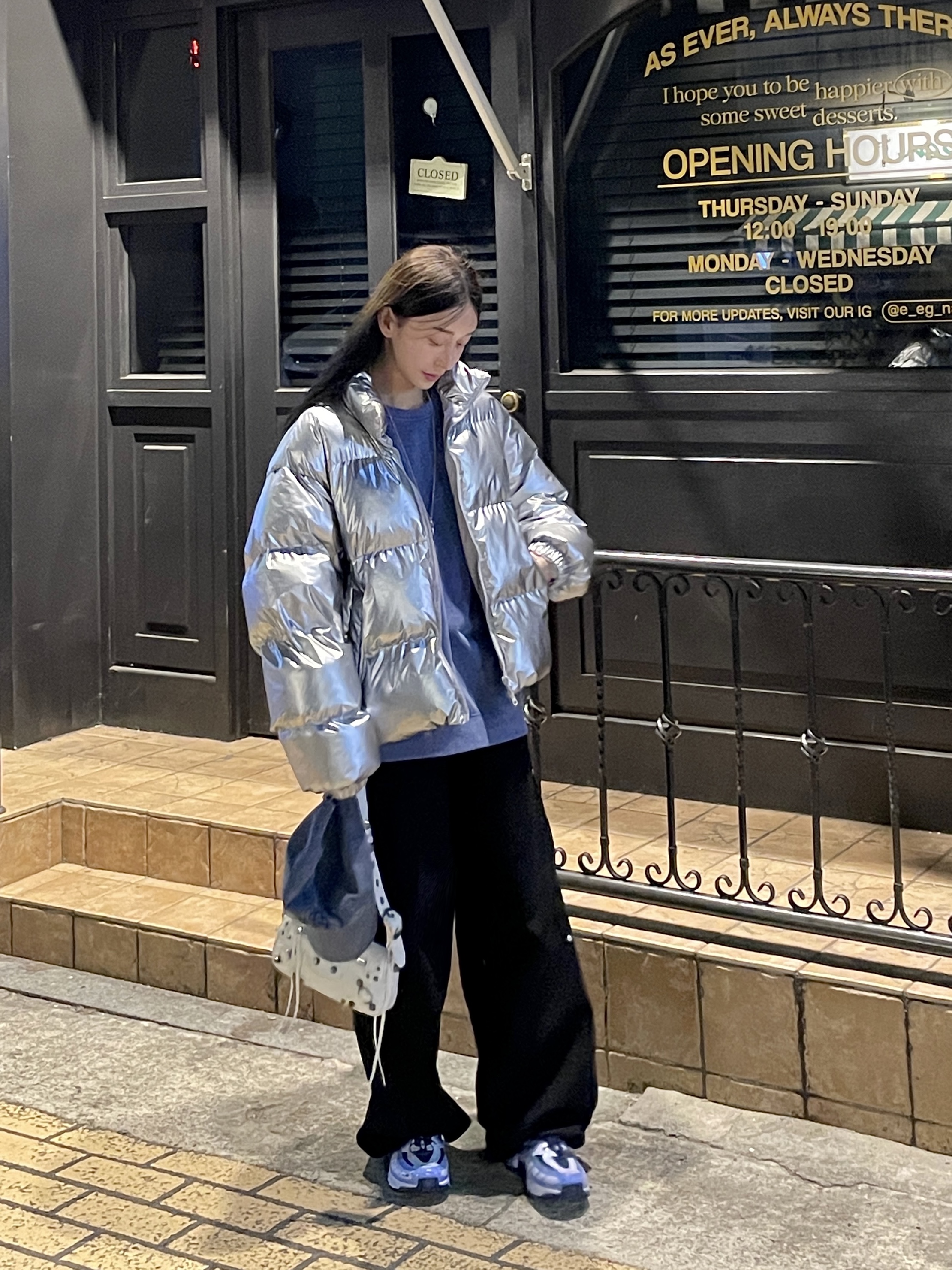 Salomon x MM6 Maison Margiela ACS Pro Light Blue, Balenciaga Le Cagole XS Sling Bag White 착용 스타일 - 1