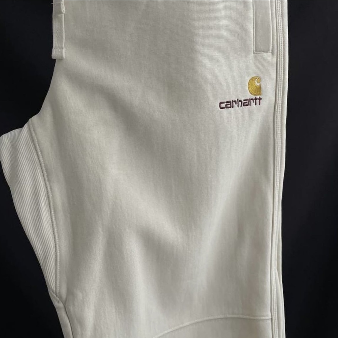 Carhartt WIP American Script Jogging Pant Natural 착용 스타일 - 4