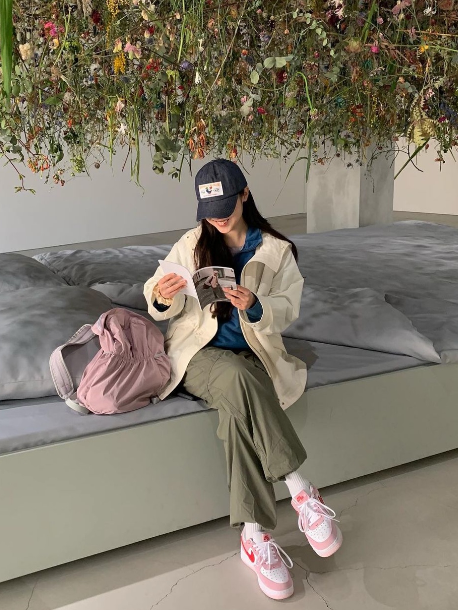 Human Made 6-Panel Denim Cap Indigo, Nike Air Force 1 '07 QS Valentine's Day 착용 스타일