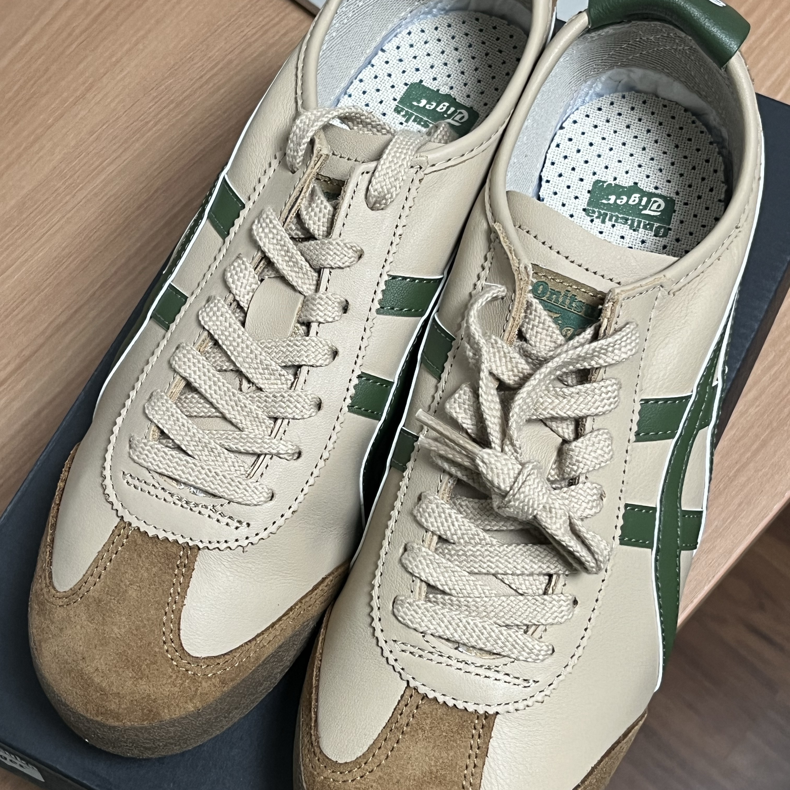 Onitsuka Tiger Mexico 66 Beige Grass Green 착용 스타일 - 1