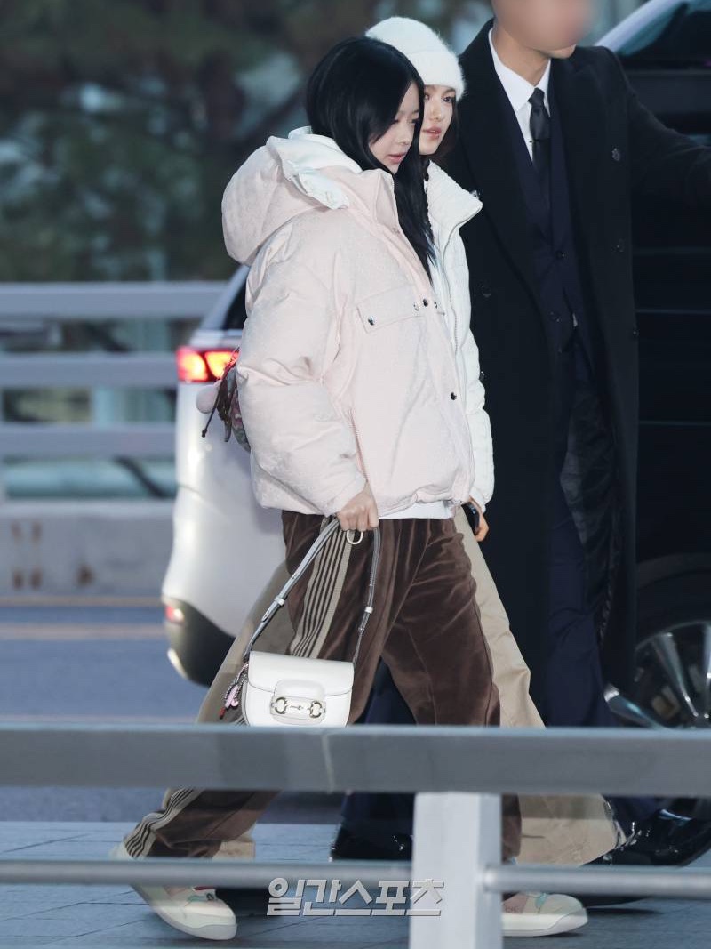 Gucci Horsebit 1955 Mini Rounded Bag White Leather 착용 스타일